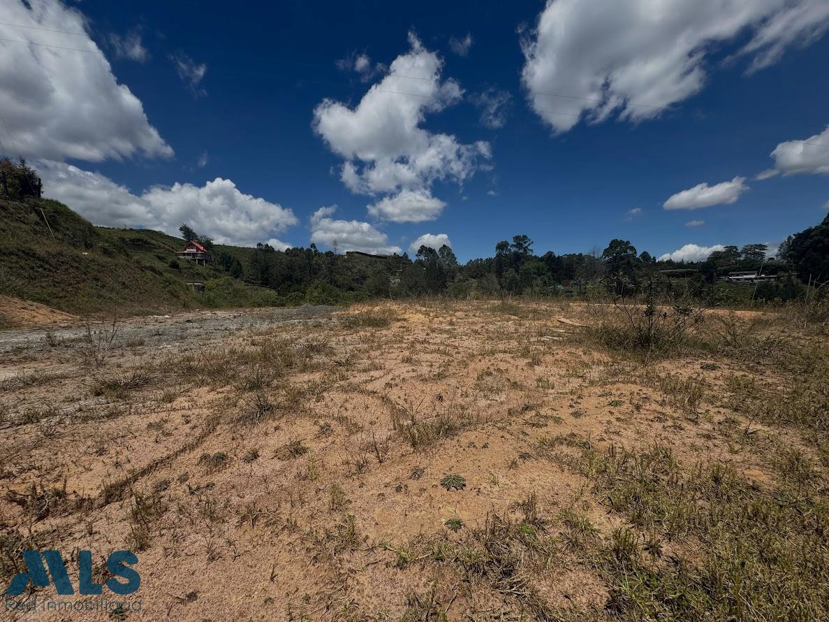 HERMOSO LOTE CON LICENCIA DE CONSTRUCIÓN EN GUARNE guarne - rural
