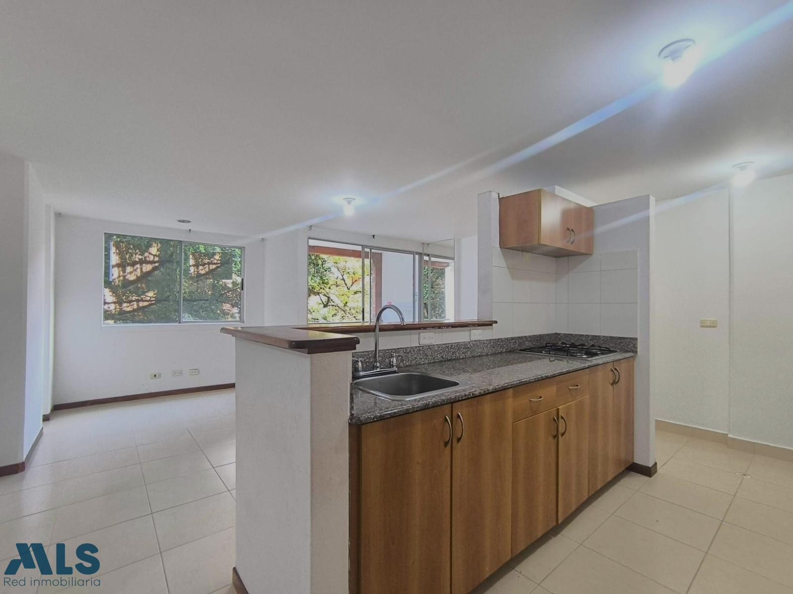POBLADO - LALINDE, VENTA APARTAESTUDIO. medellin - lalinde