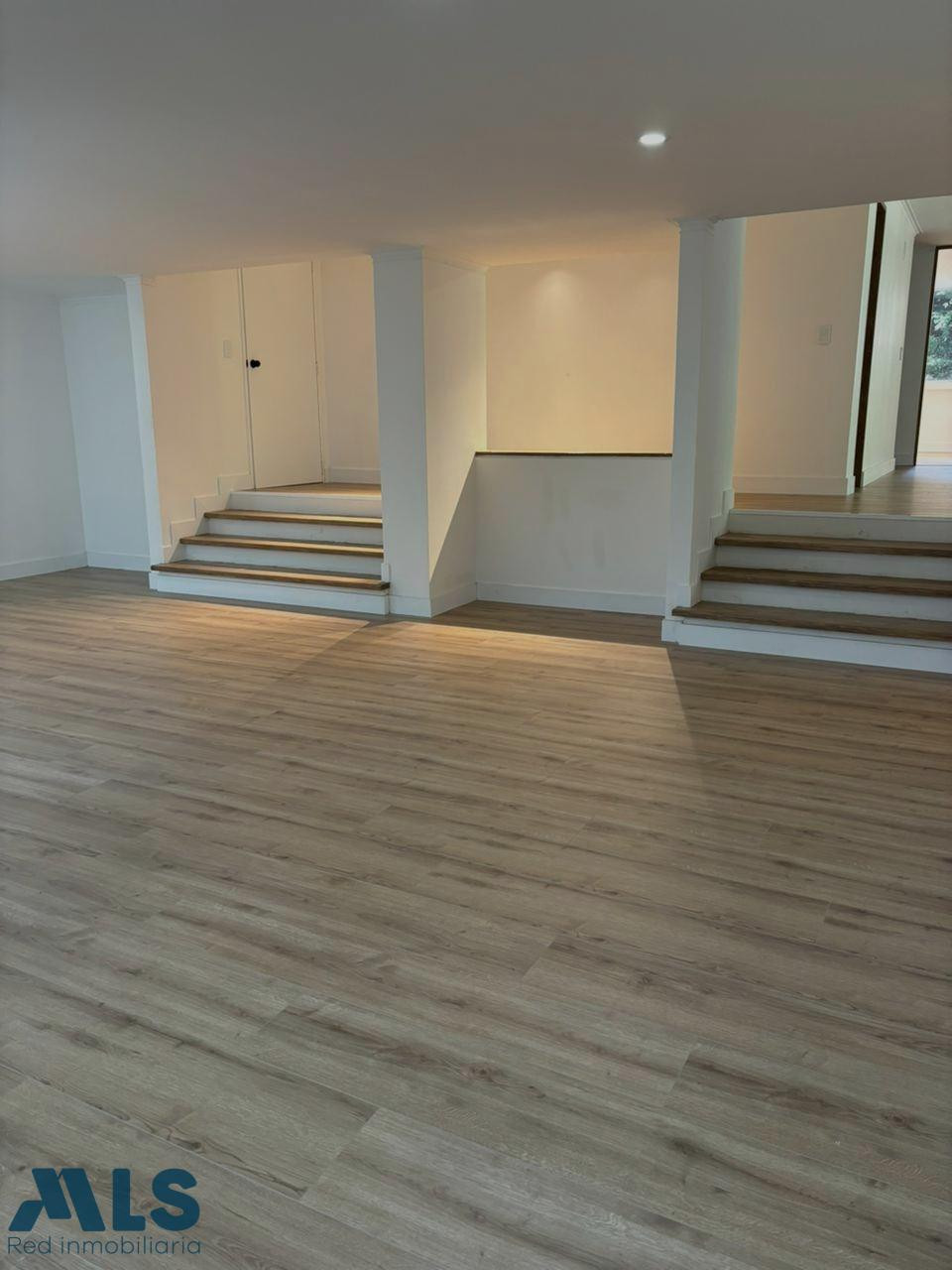 Apartamento totalmente remodelado en excelente ubicación. medellin - loma los gonzalez