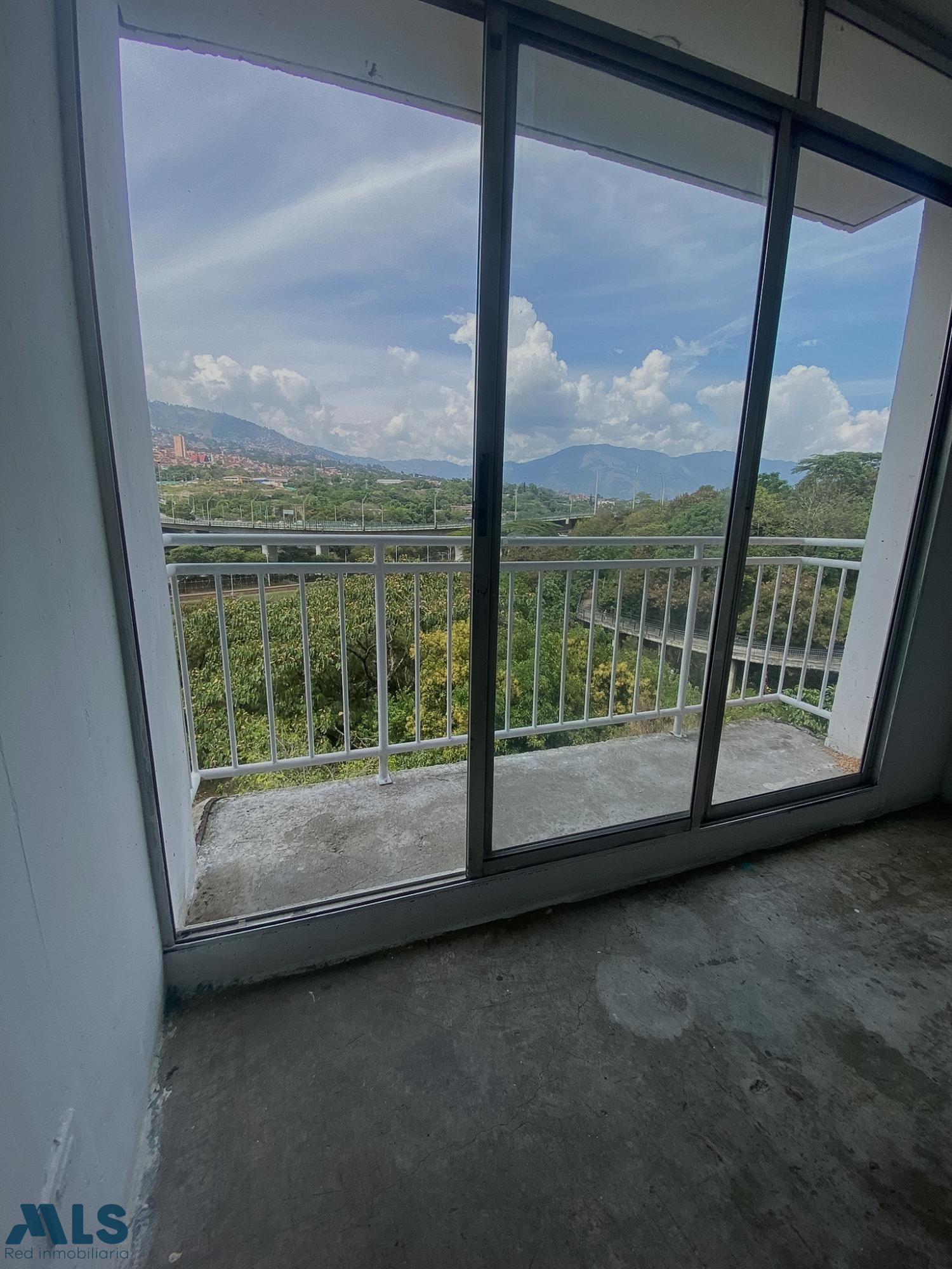 Apartamento en Aranjuez con vista al Puente Madre Laura, económico ¡Gran oportunidad! medellin - aranjuez
