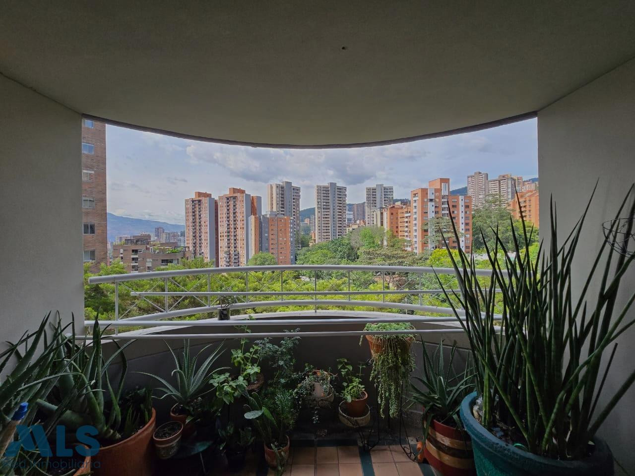 APARTAMENTO DOS BALCONES CERCA PROVENZA , POBLADO medellin - la florida
