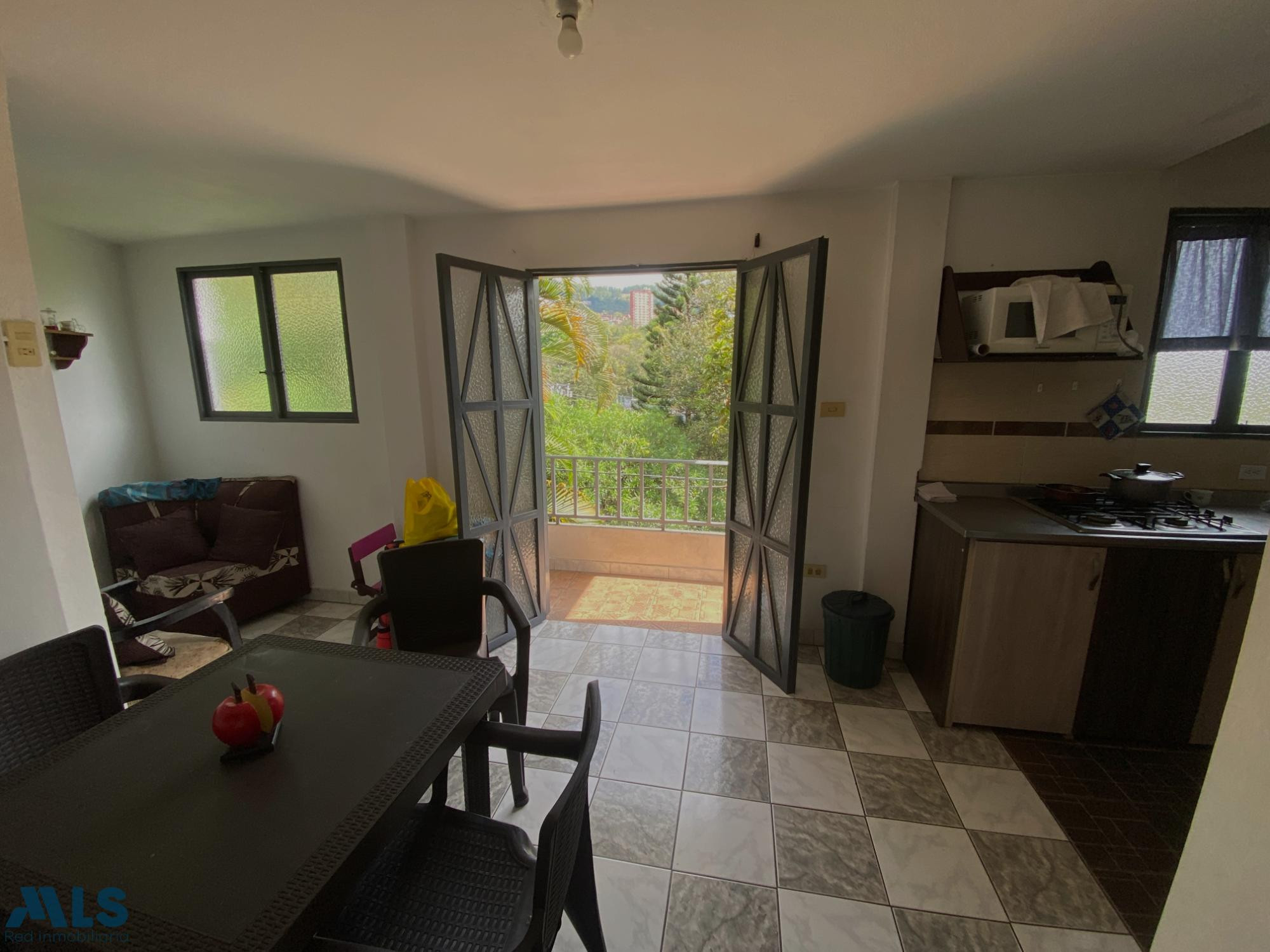 House for Sale – Three Levels in Caicedo, Medellín medellin - caicedo