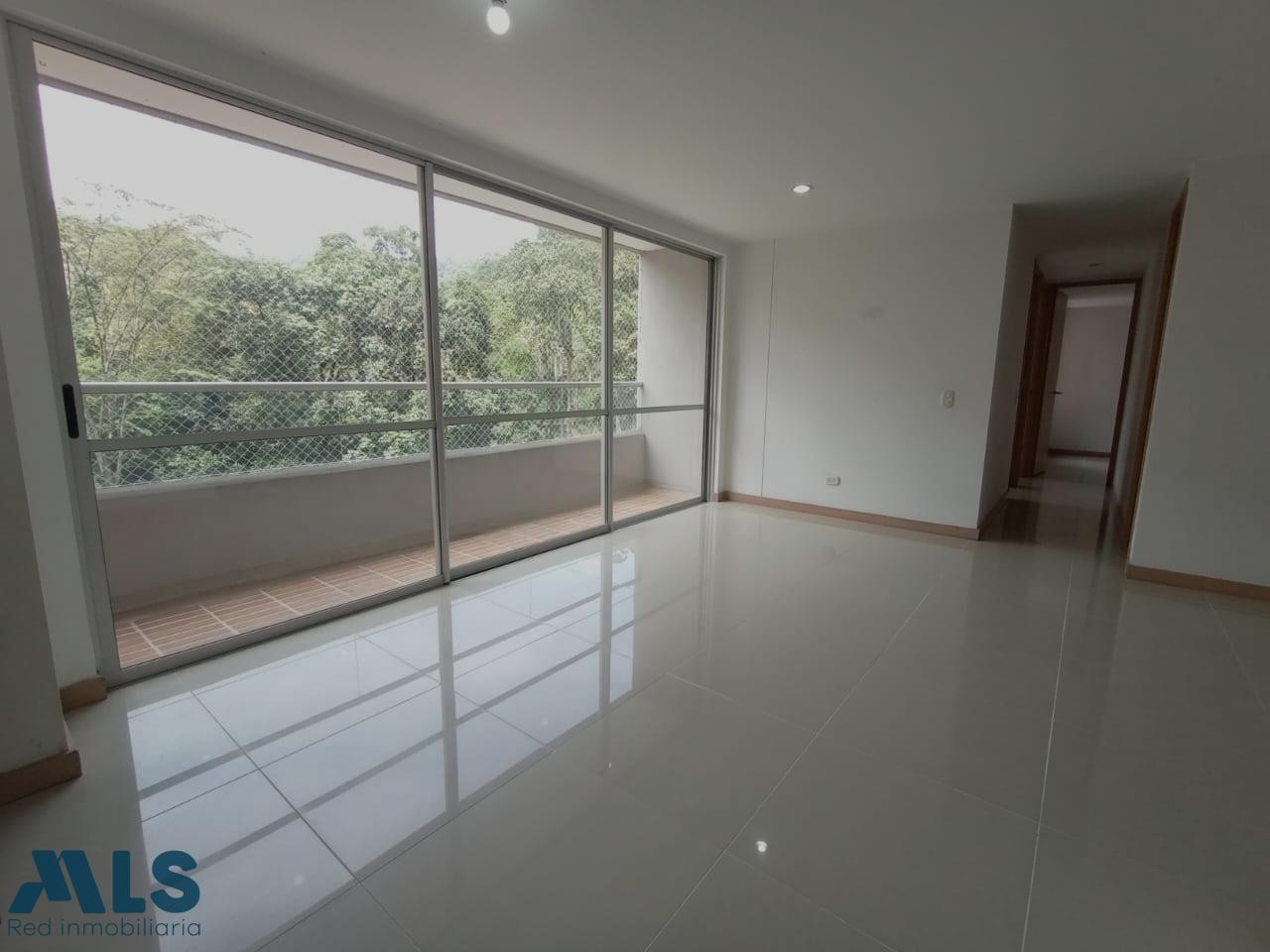 Apartamento amplio, luminoso y acabados modernos sabaneta - tres esquinas