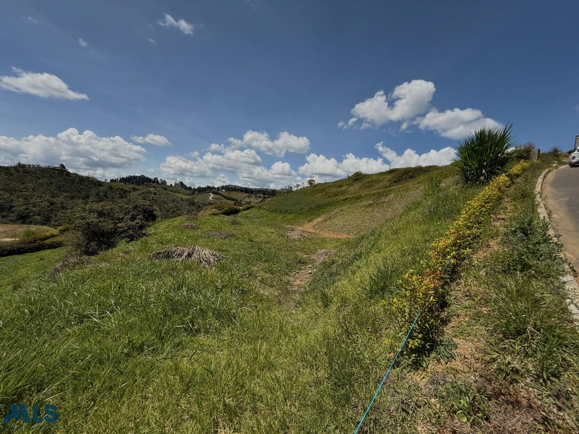 TENEMOS A LA VENTA LOTE CON BELLA VISTA PARA CONSTRUIR TU CASA rionegro - v la mosquita rionegro