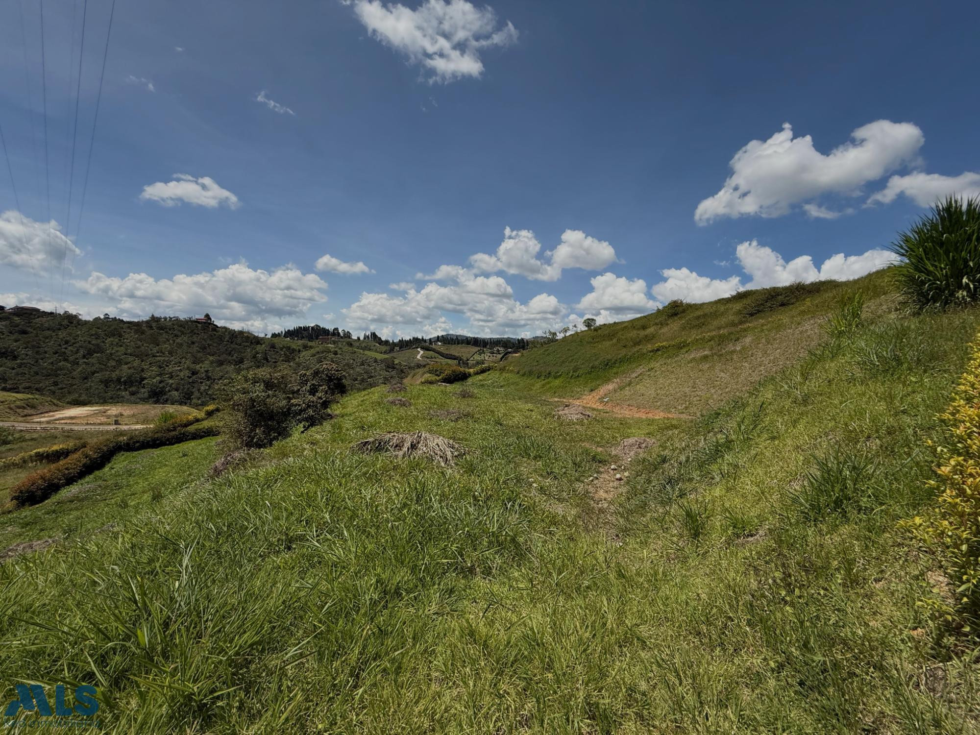 TENEMOS A LA VENTA LOTE CON BELLA VISTA PARA CONSTRUIR TU CASA rionegro - v la mosquita rionegro