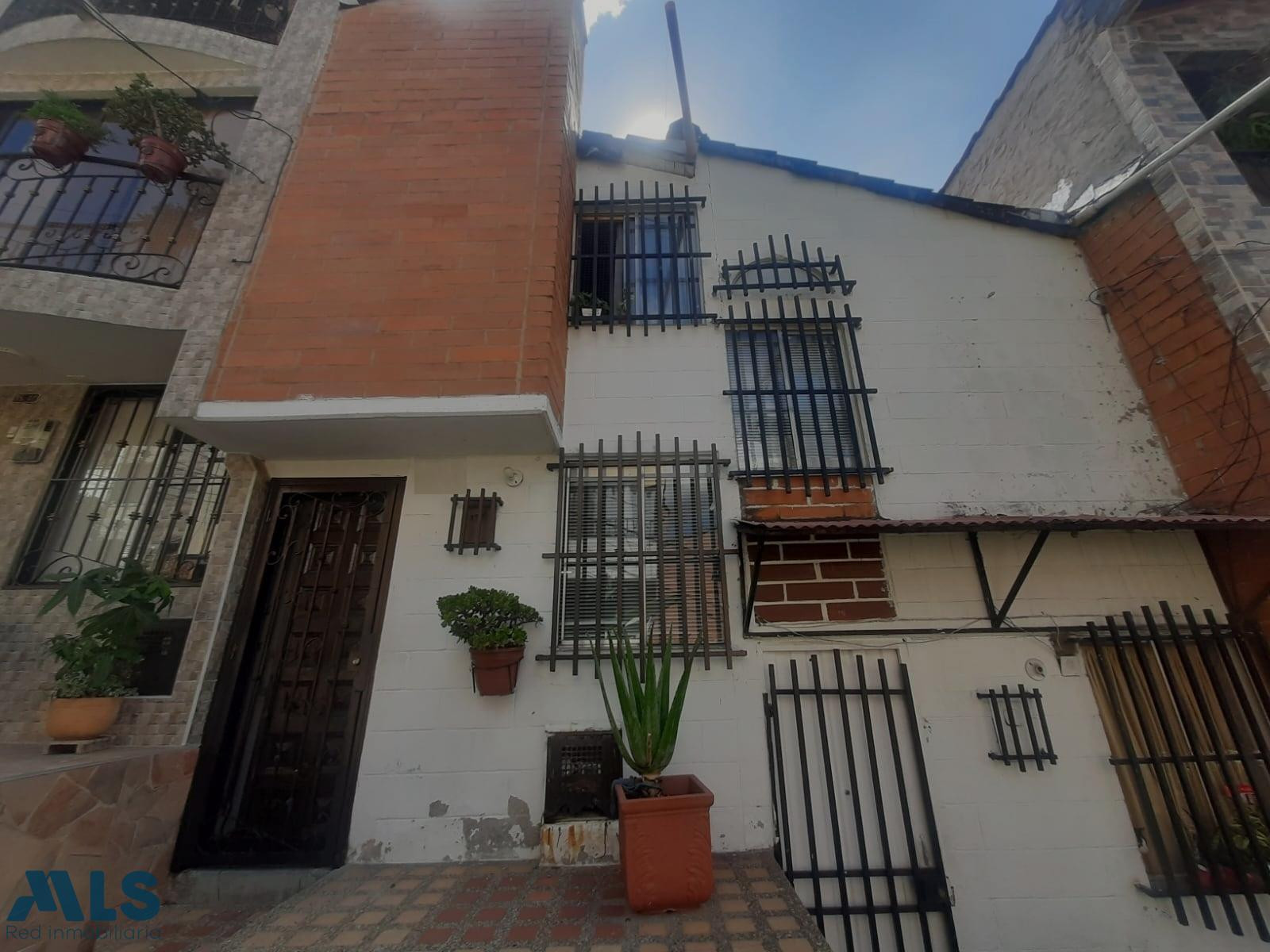 buena ubicación medellin - buenos aires