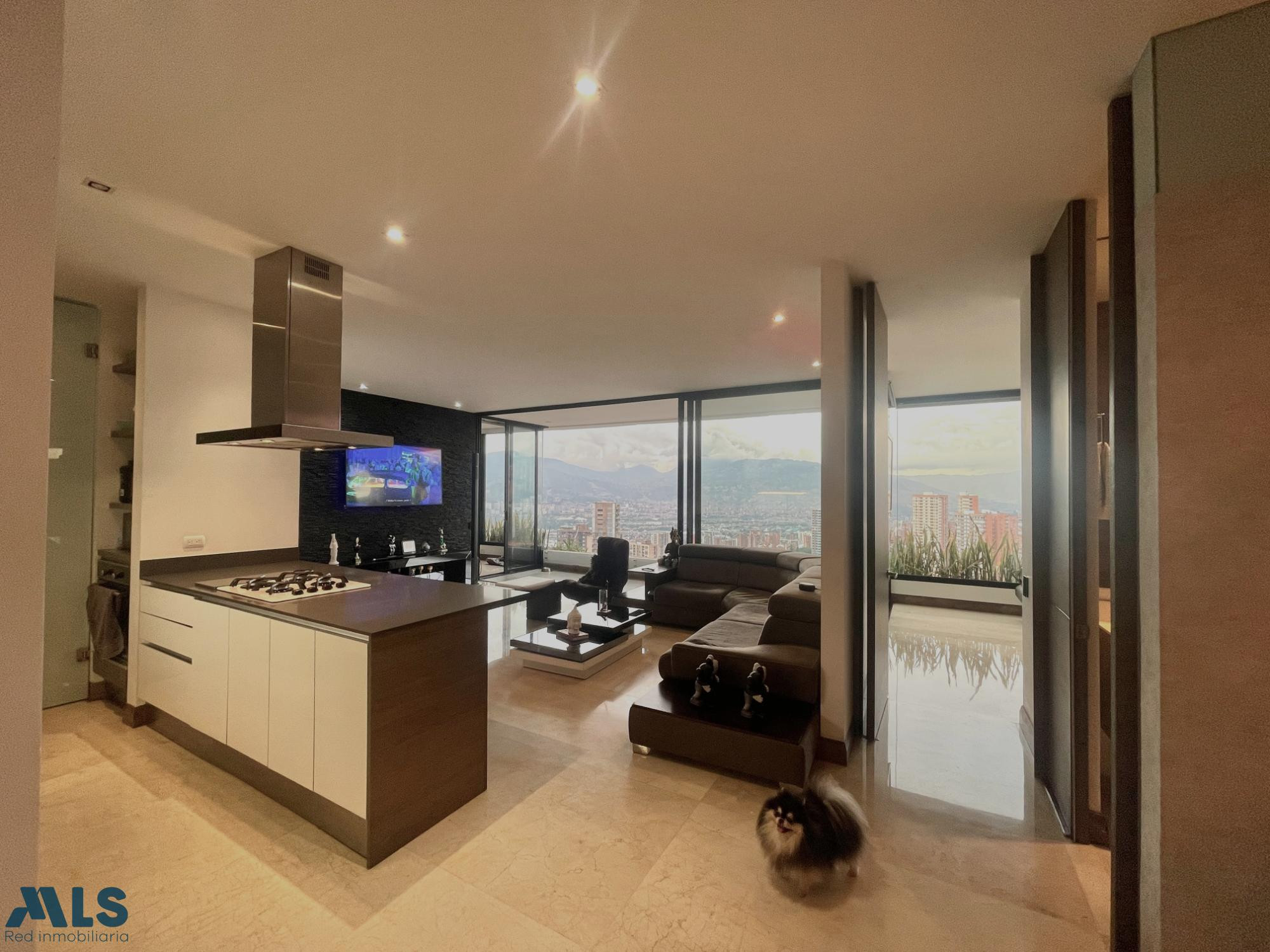 APTO CON ESPECTACULAR VISTA POBLADO SAN LUCAS medellin - san lucas