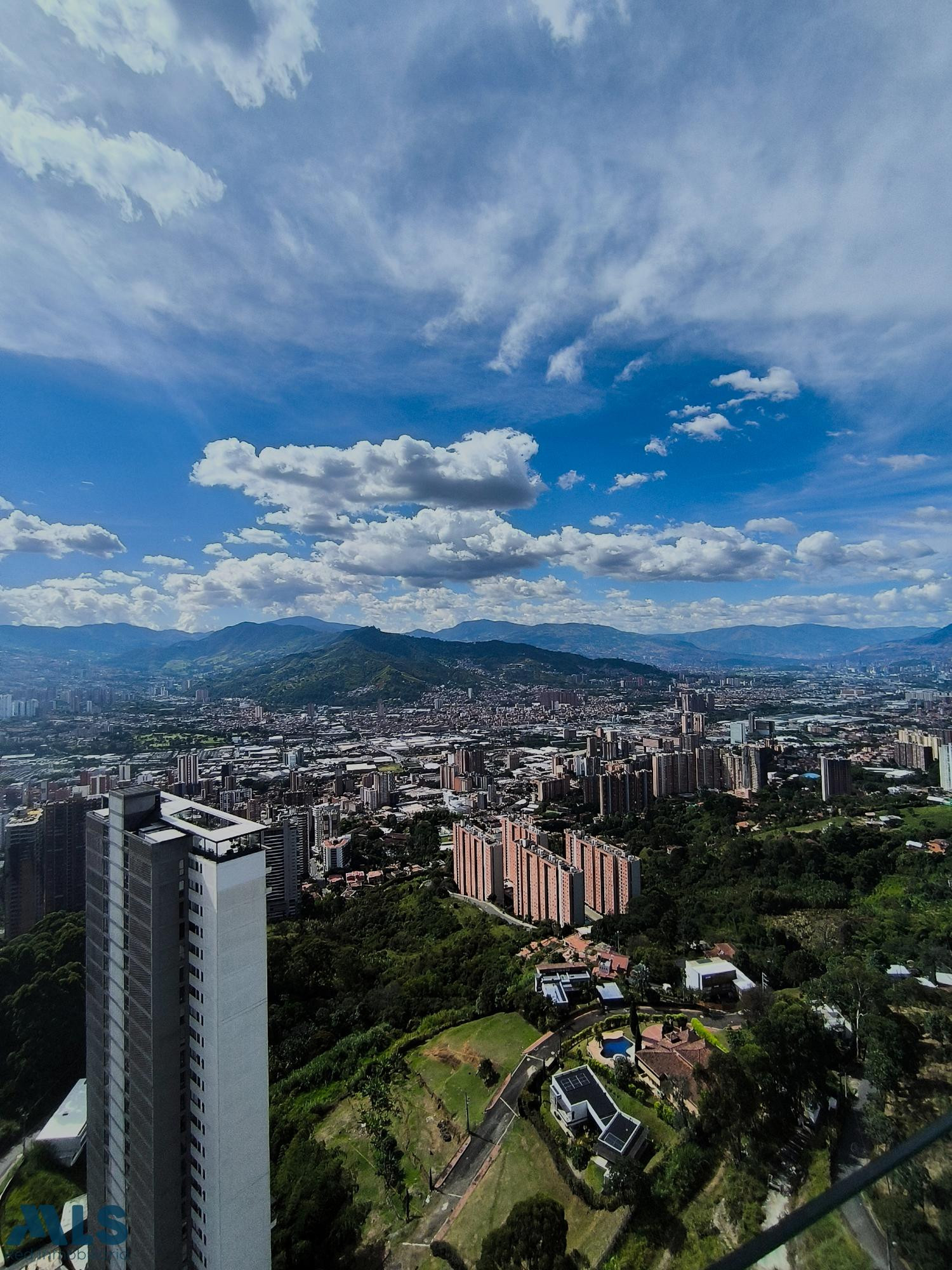 Venta apartamento en Sabaneta, vista unica sabaneta - las lomitas