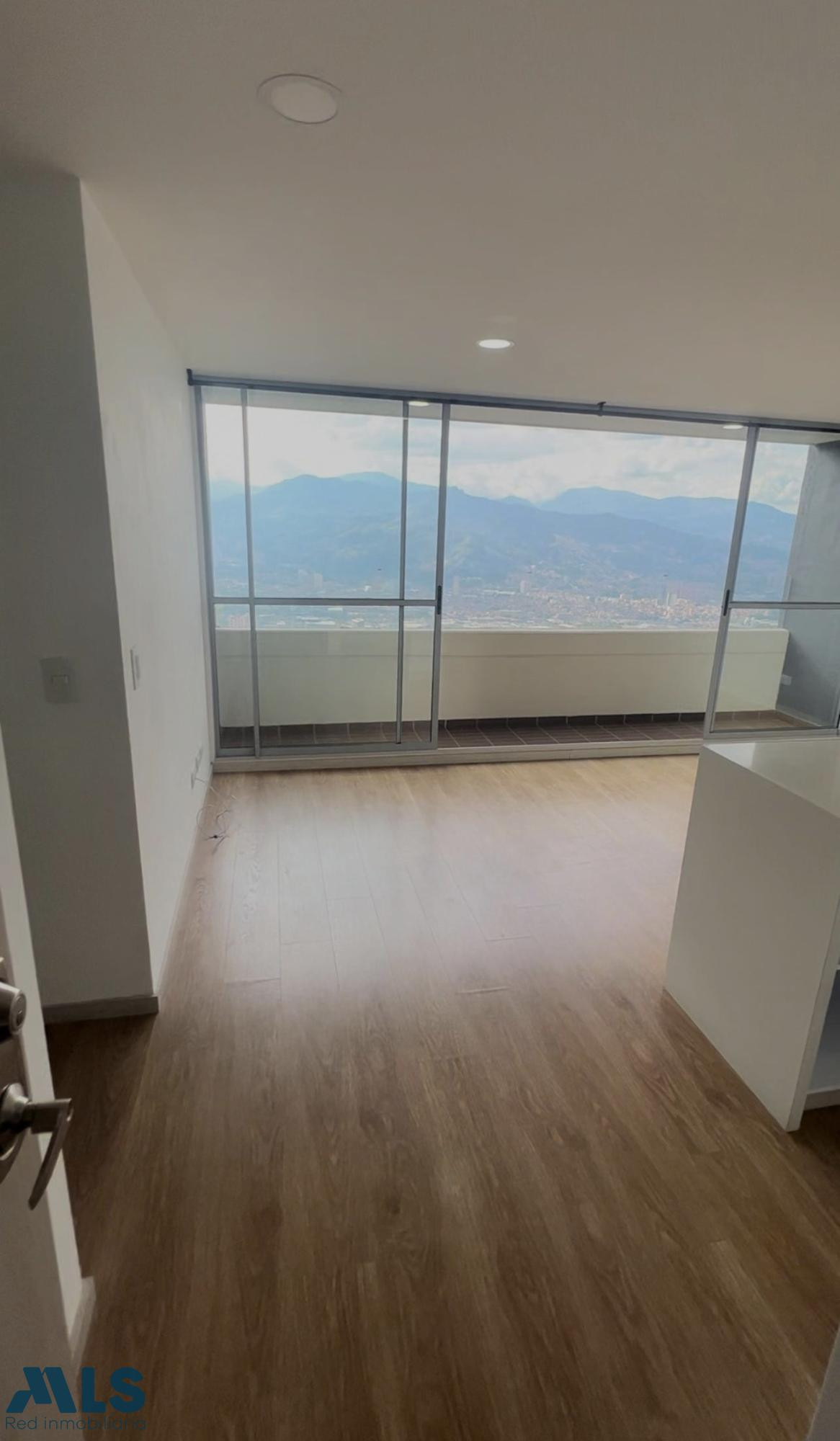Venta apartamento en Sabaneta, vista unica sabaneta - las lomitas