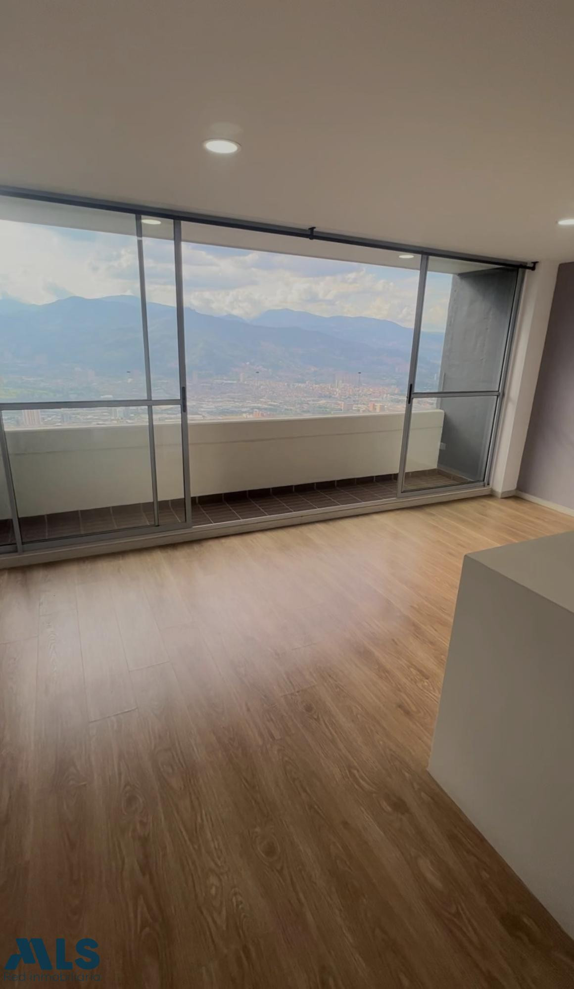 Venta apartamento en Sabaneta, vista unica sabaneta - las lomitas