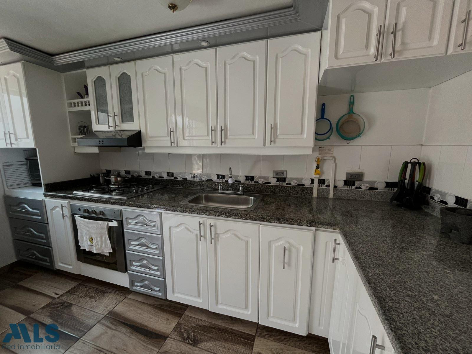 Venta de casa en Envigado: Amplia y con excelente ubicación envigado - manga azul