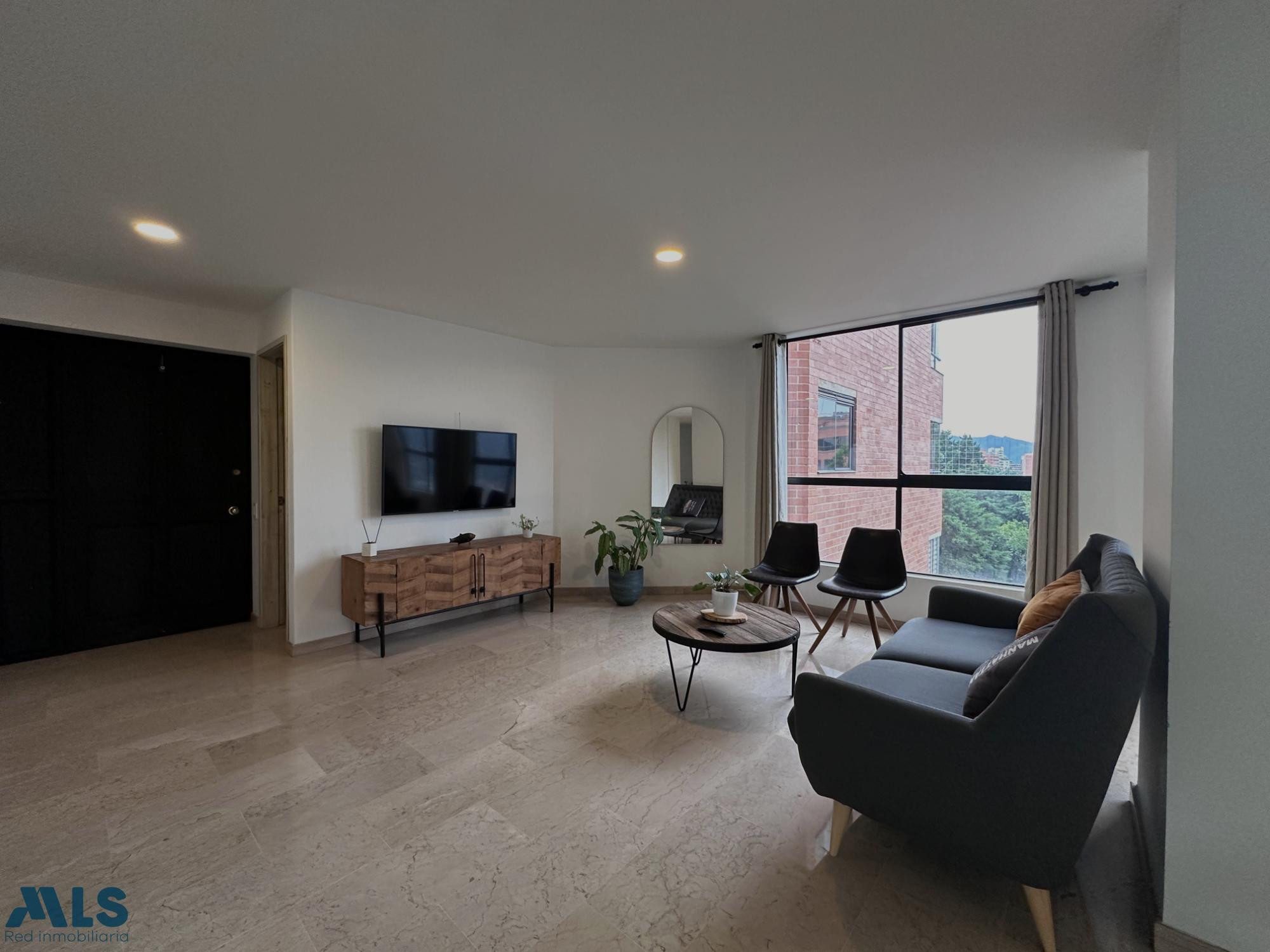 Apartamento reformado a pasos de El Tesoro medellin - el tesoro