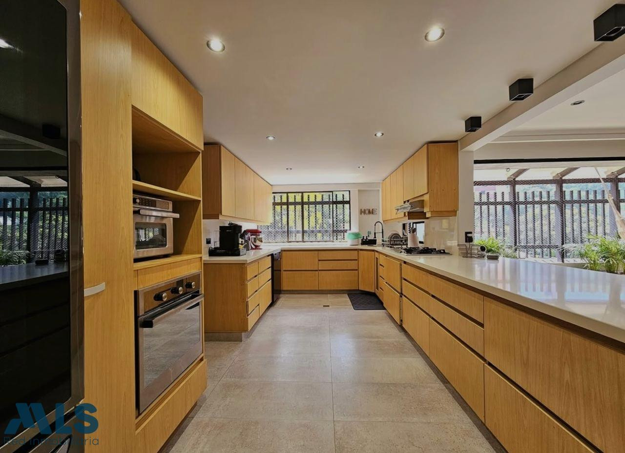 Apartamento remodelado cerca al Tesoro medellin - el tesoro