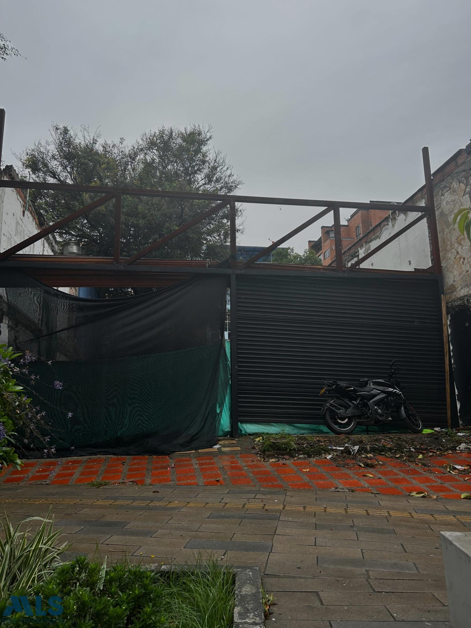 Lote comercial con gran potencial de inversión medellin - laureles