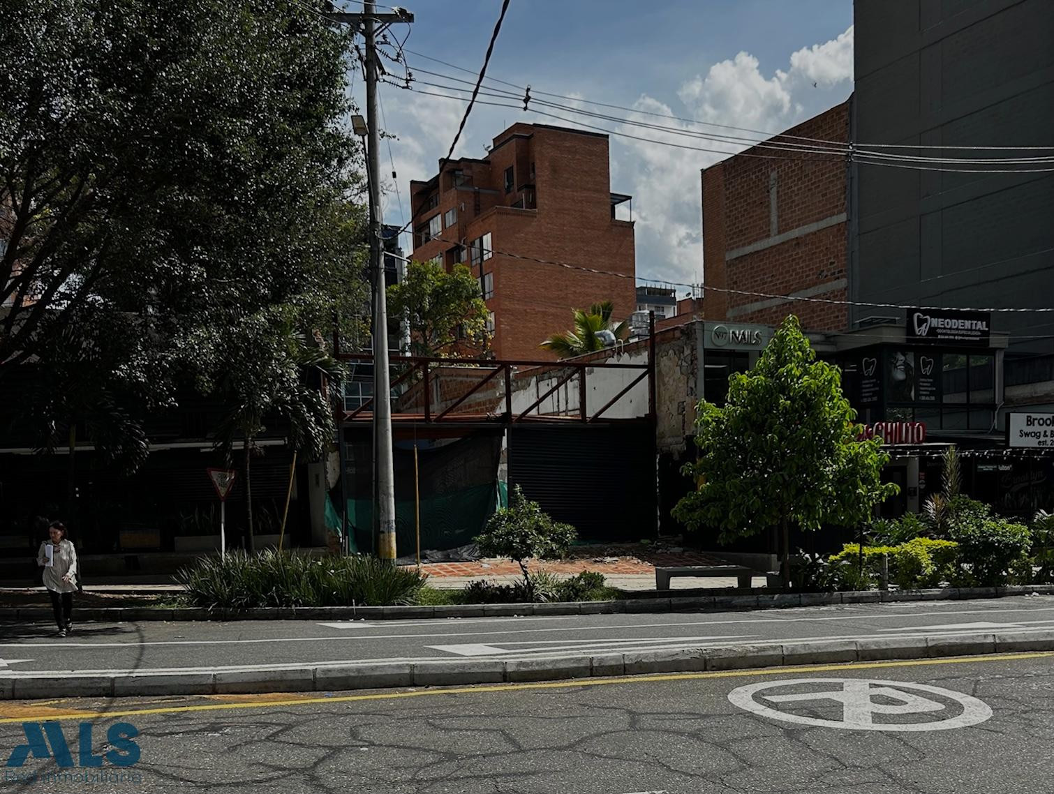 Lote comercial con gran potencial de inversión medellin - laureles