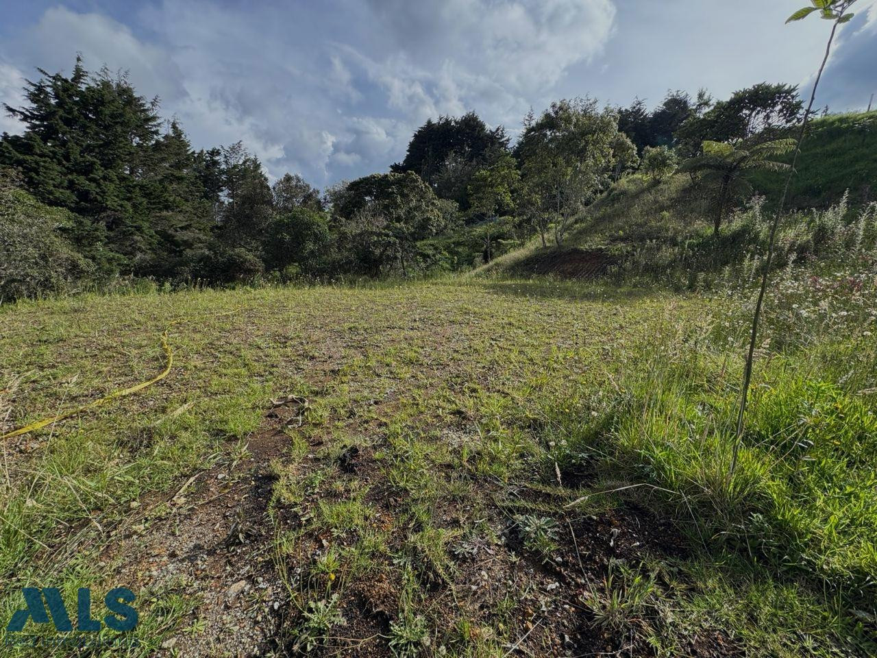LOTE EN PARCELACIÓN ALTO DE PALMAS, ANTES DEL PEAJE envigado - alto de las palmas
