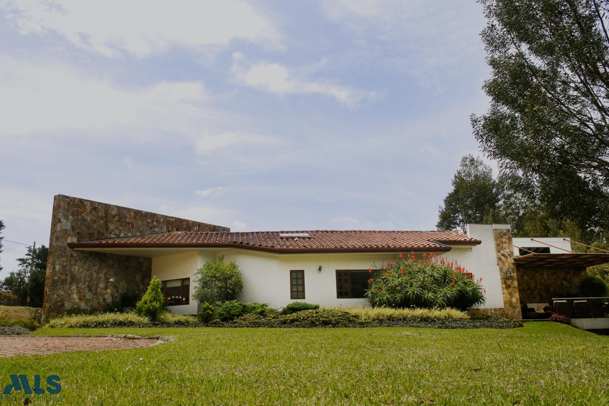 CASA CAMPESTRE EN EL ALTO DE LAS PALMAS envigado - alto de las palmas