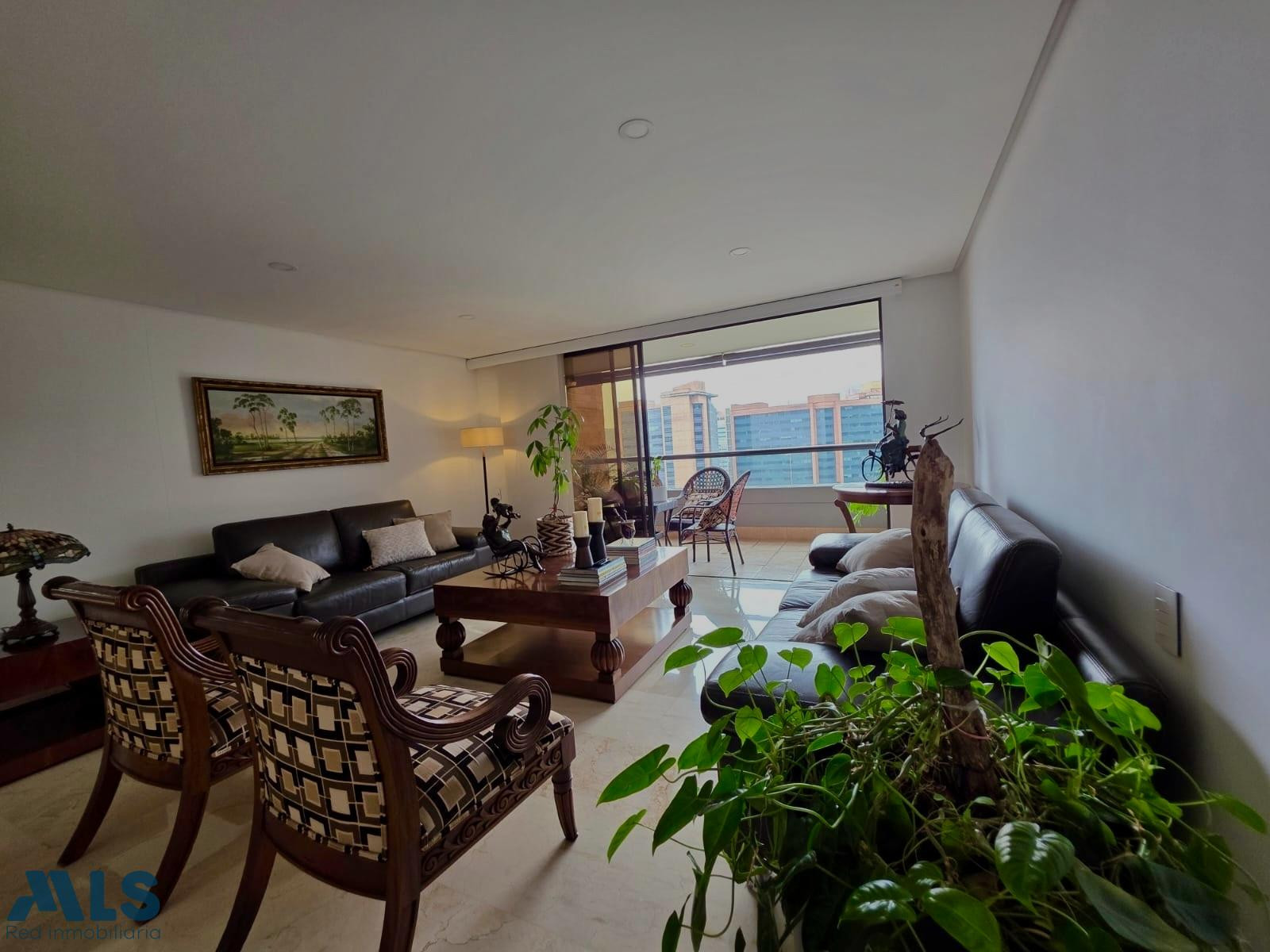 Apartamento en el tesoro piso alto medellin - el tesoro