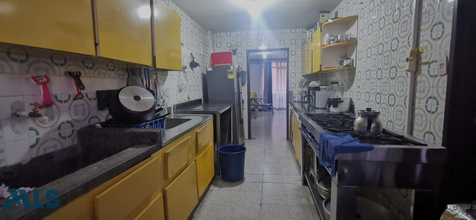 Apartamento para remodelar super bien ubicado medellin - centro