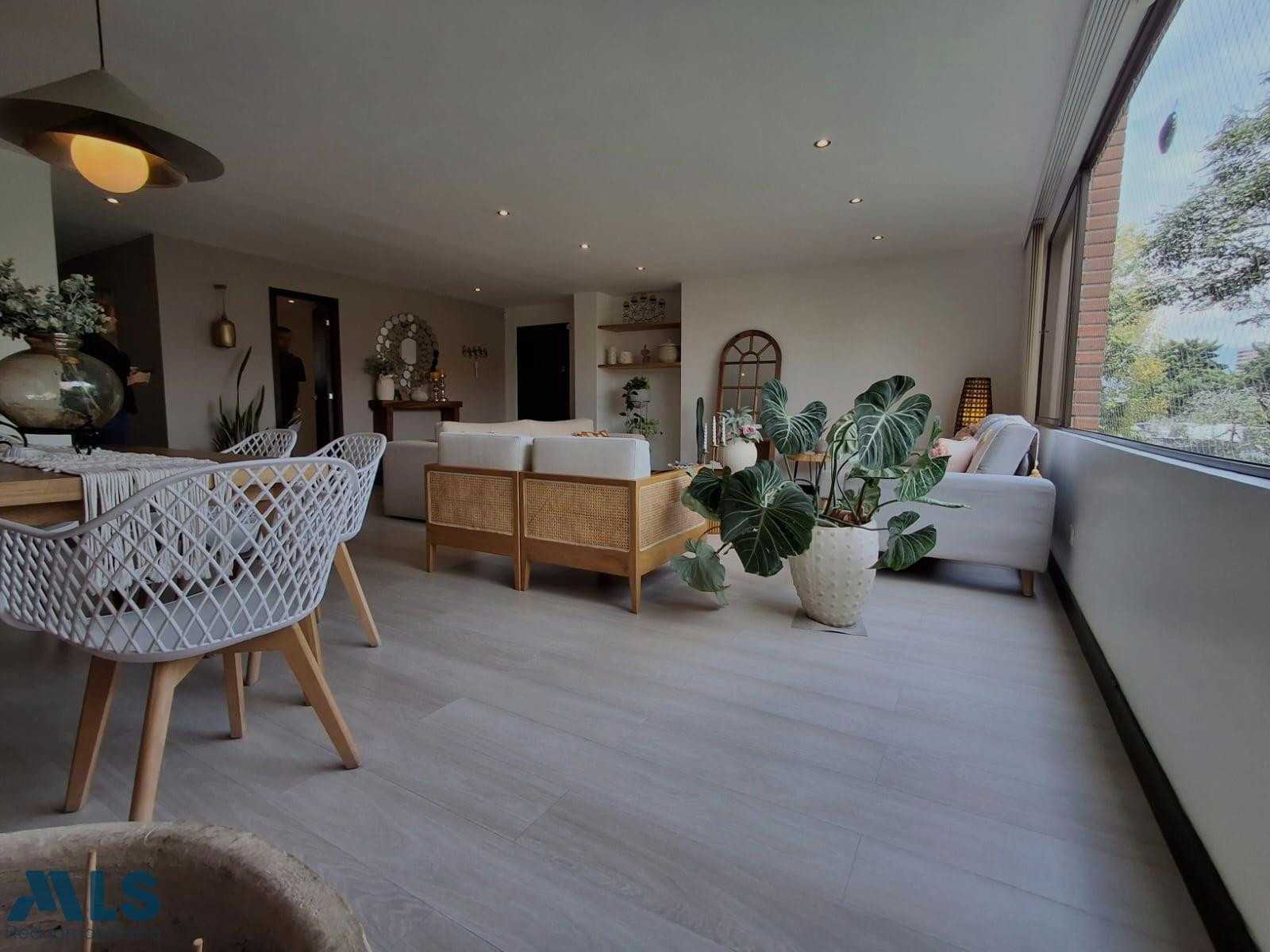 Apartamento en Loma del Tesoro con excelente ubicación. medellin - el tesoro