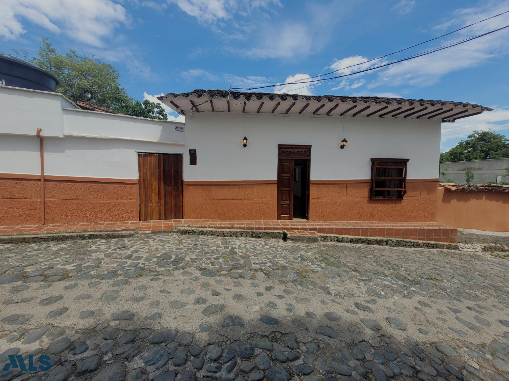 Casa Colonial y lote en zona urbana de Sopetran sopetran - llano de montana