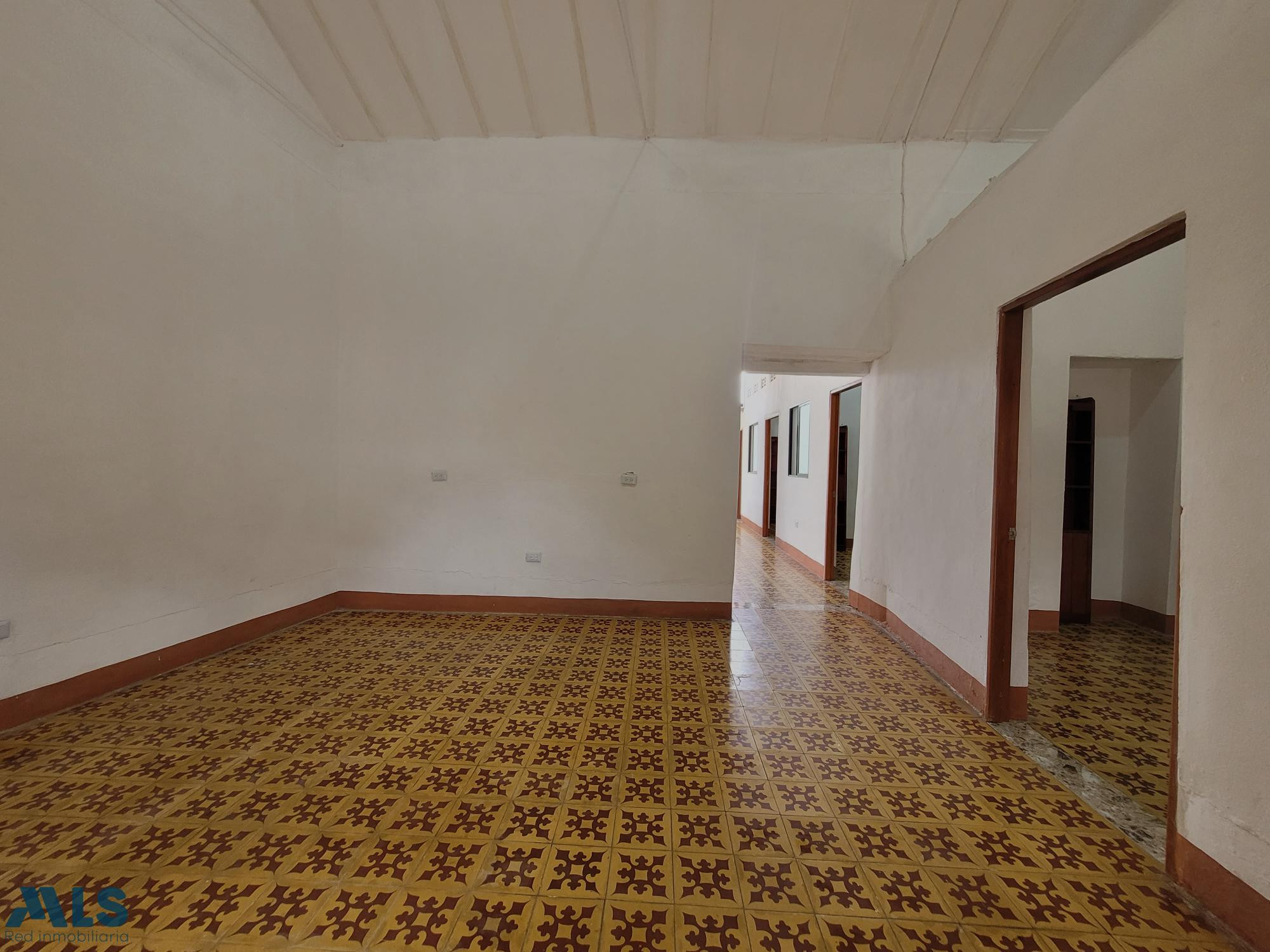 Casa Colonial y lote en zona urbana de Sopetran sopetran - llano de montana