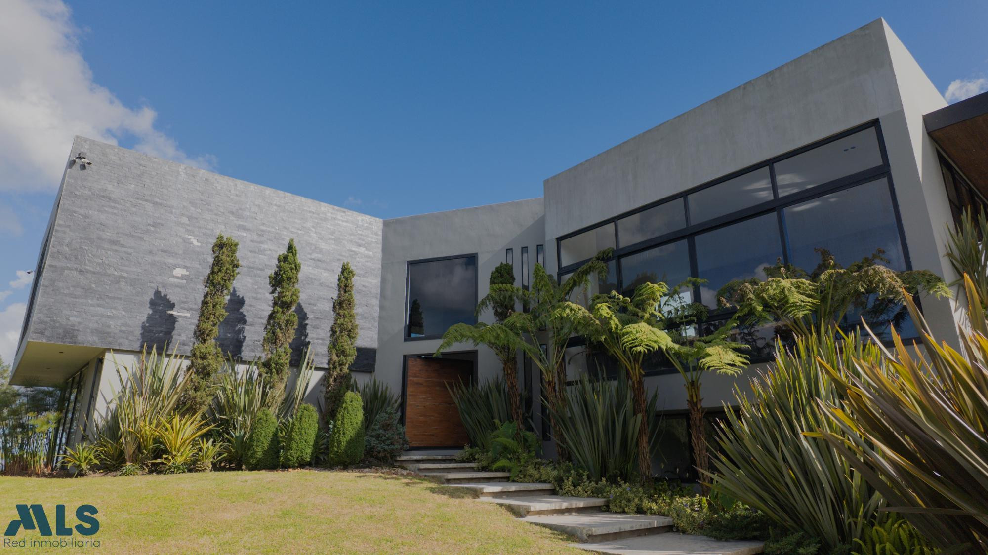 MODERNA Y EXCLUSIVA CASA CAMPESTRE EN LA LOMA DEL ESCOBERO envigado - alto del escobero envigado