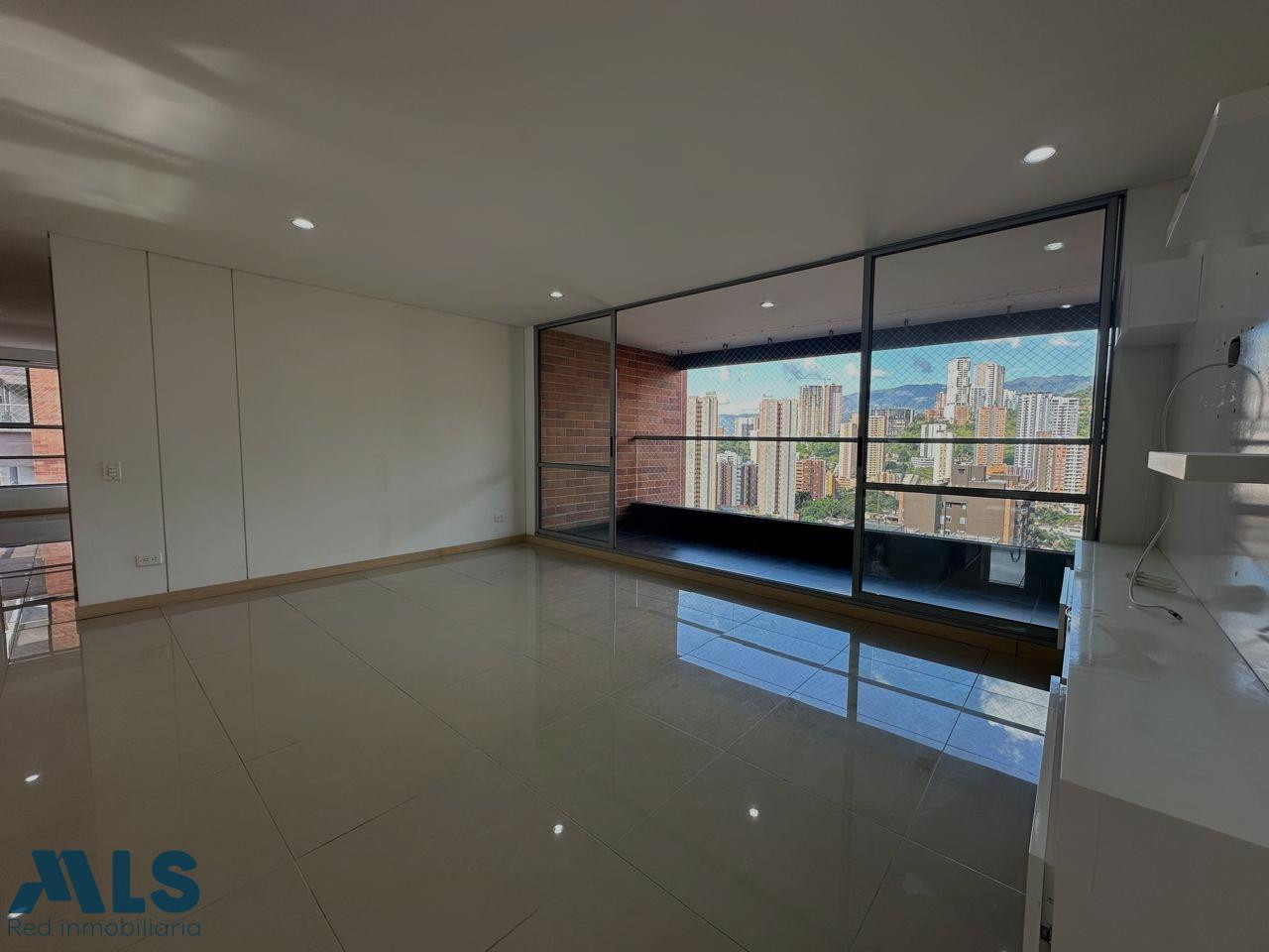 Apartamento amplio y con hermosa vista en Sabaneta sabaneta - loma de san jose