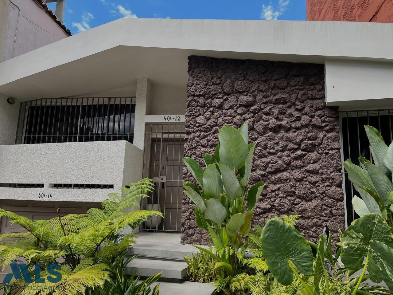 AMPLIA CASA EN VENTA CRA 83A # 40A 12 SIMON BOLIVAR medellin - simon bolivar