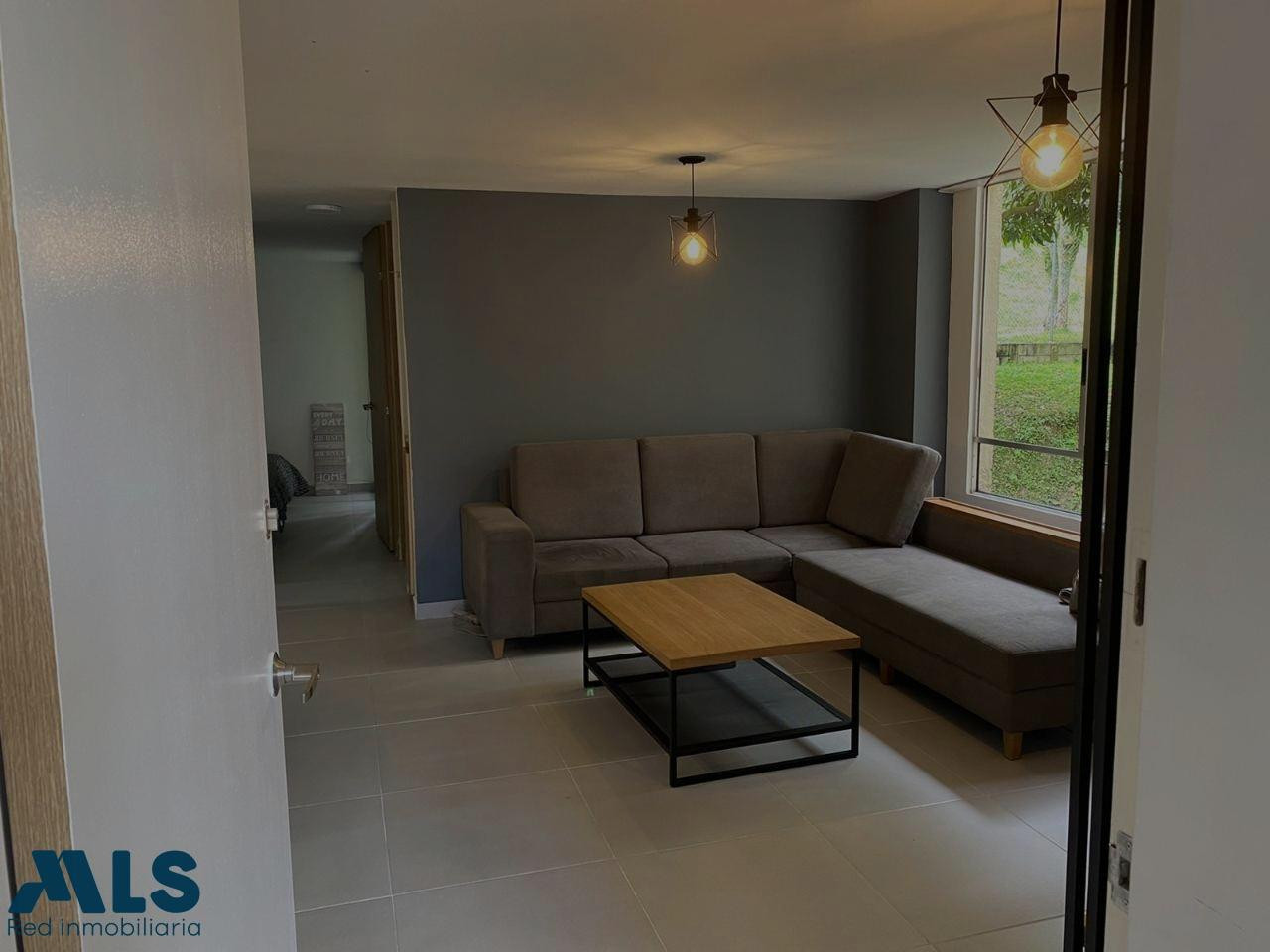 APARTAMENTO REMODELADO PARA LA VENTA EN LA NLOMA DEL INDIO medellin - loma del indio