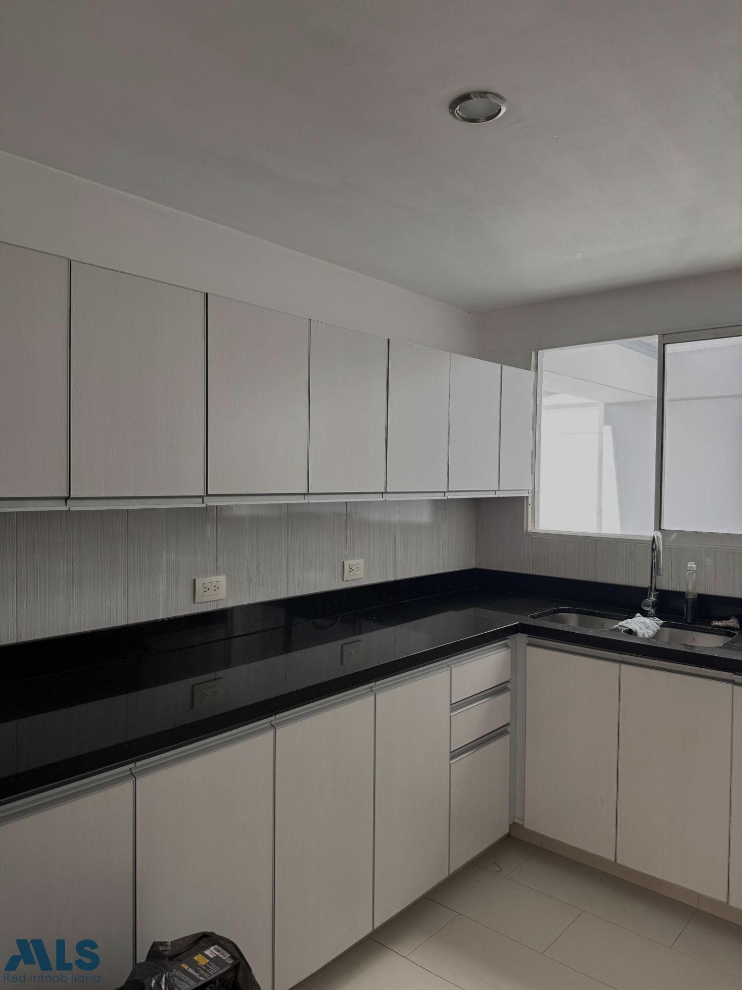 HERMOSO APARTAMENTO EN EL POBLADO medellin - santa maria de los angeles