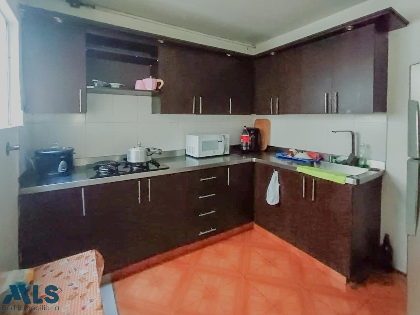 Amplio apartamento cerca a don quijote, laureles medellin - laureles