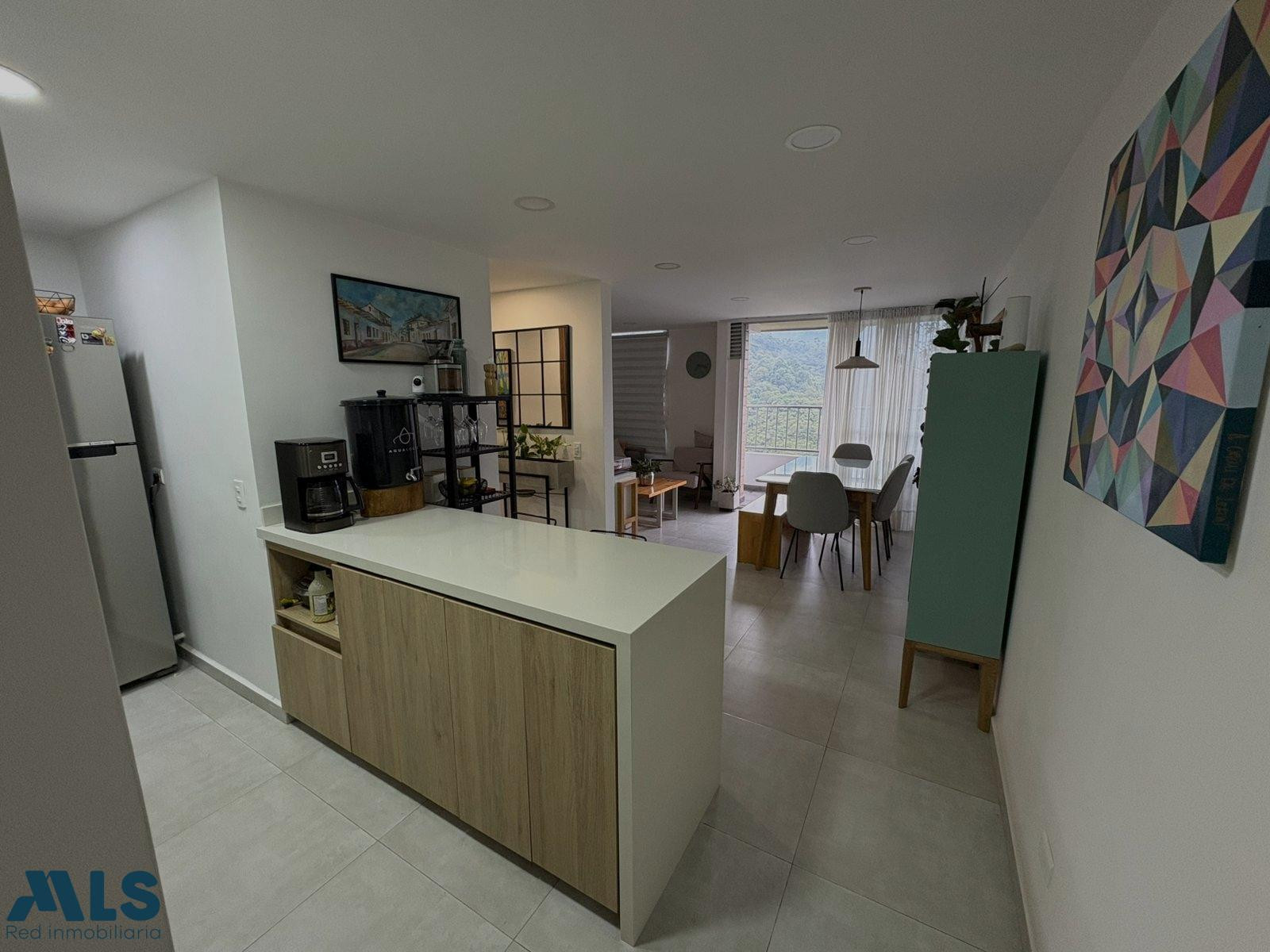Apartamento con acabados modernos. sabaneta - v san jose