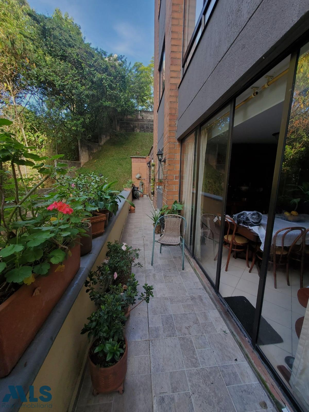 Se vende apartamento en el Poblado, sector Loma del Indio medellin - loma del indio