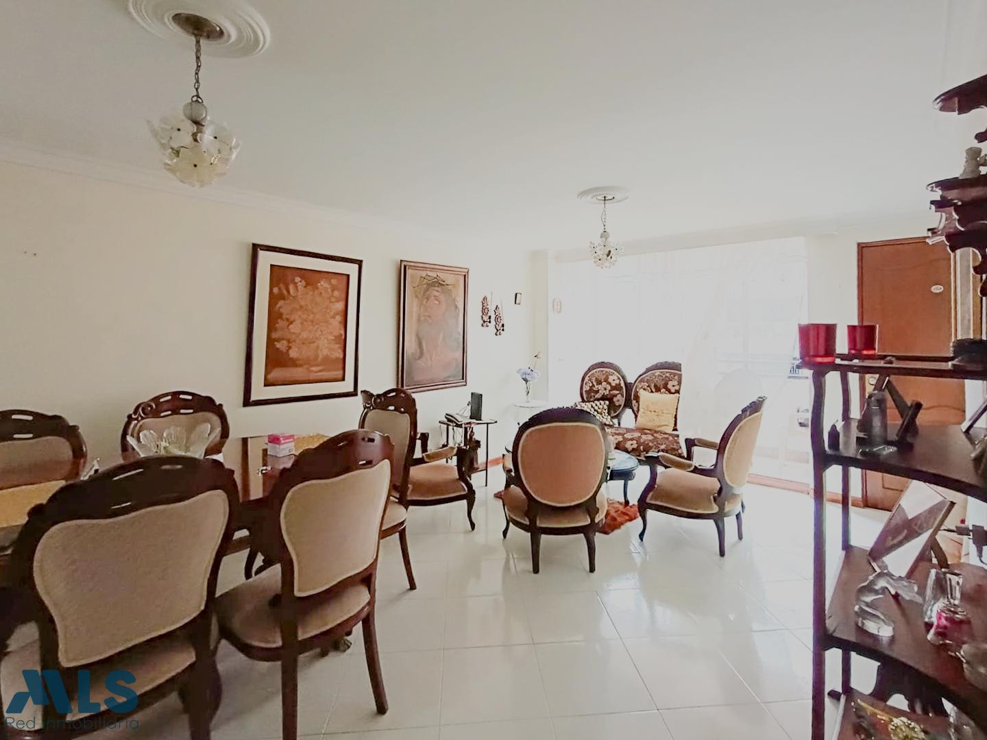 Apartamento en la castellana con parqueadero propio medellin - la castellana