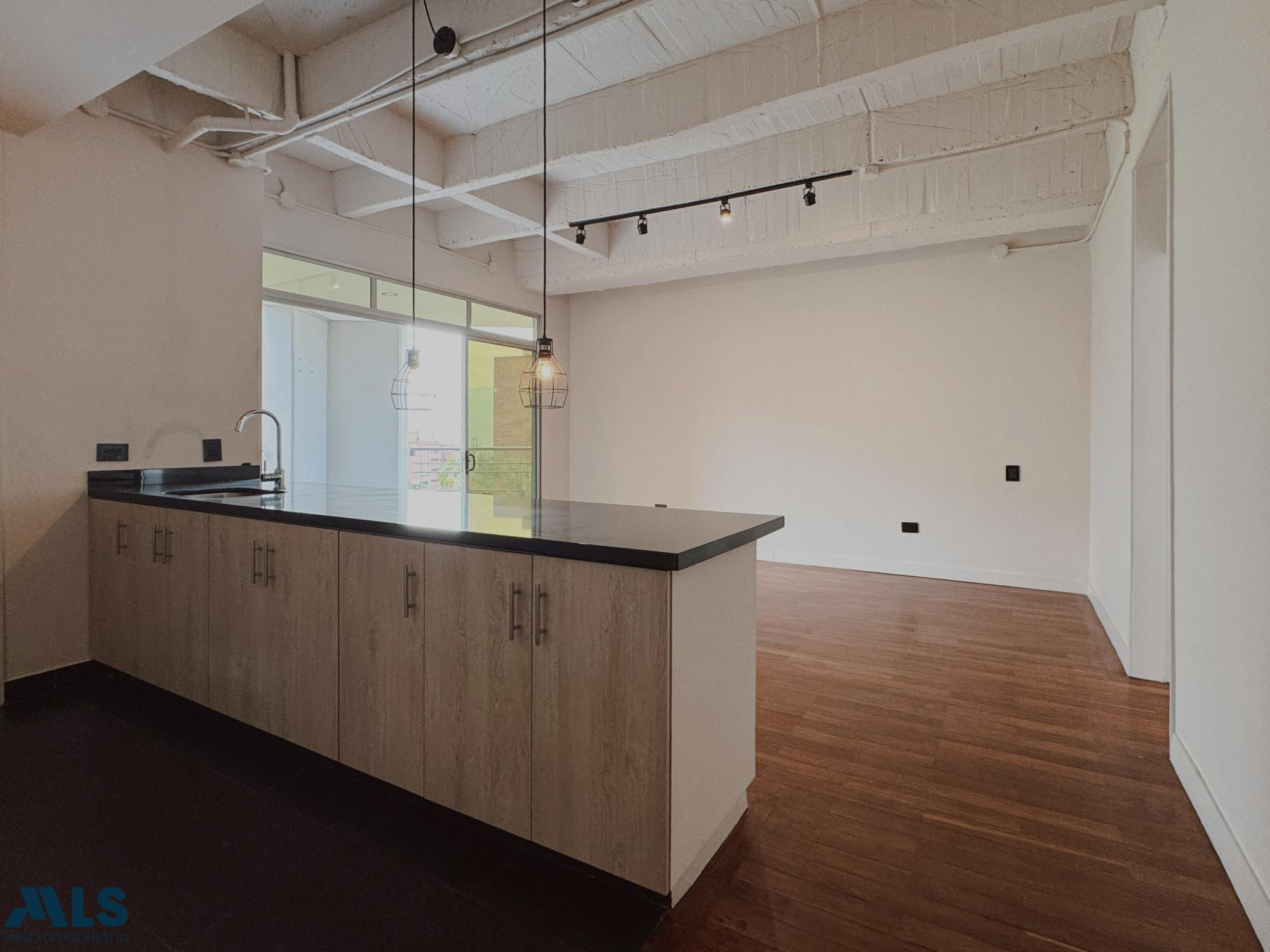 Apartaestudio en el Tesoro con balcón remodelado medellin - el tesoro