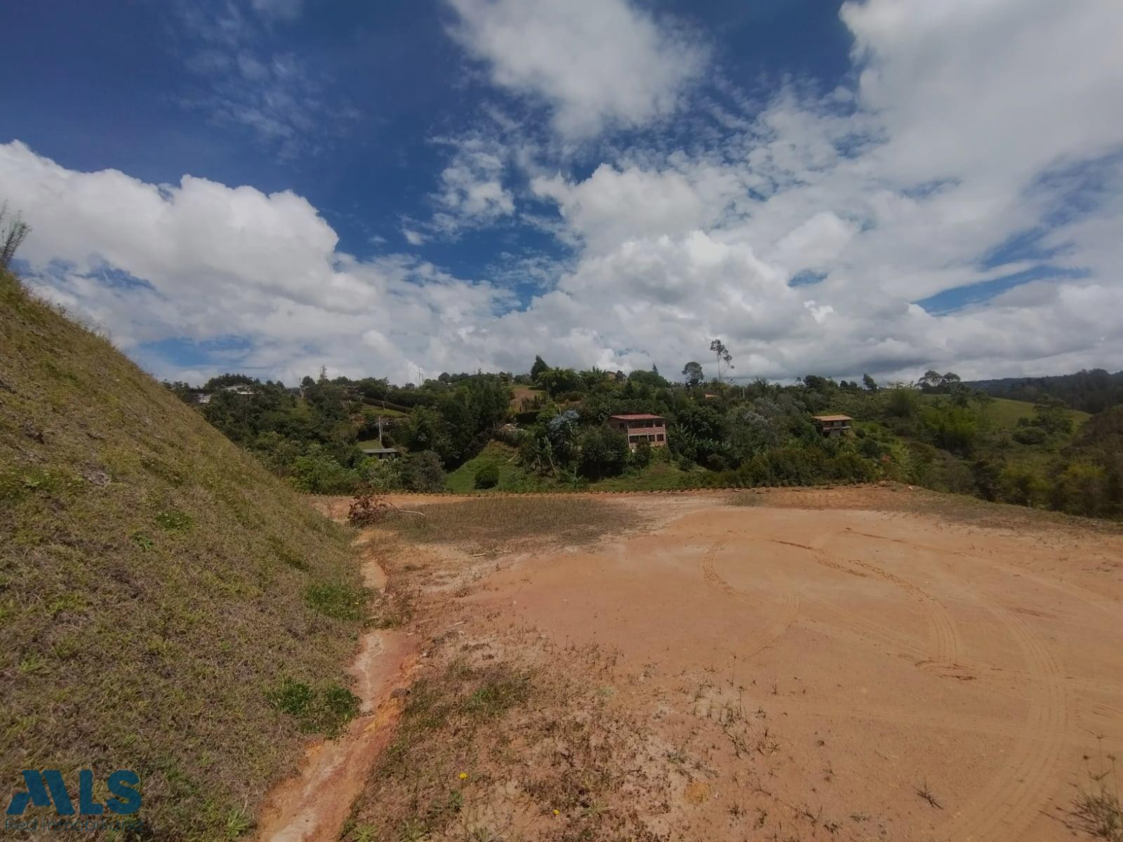 VENTA DE LOTE VEREDA LA MOSQUITA, EN UNIDAD CERRADA guarne - v la mosquita