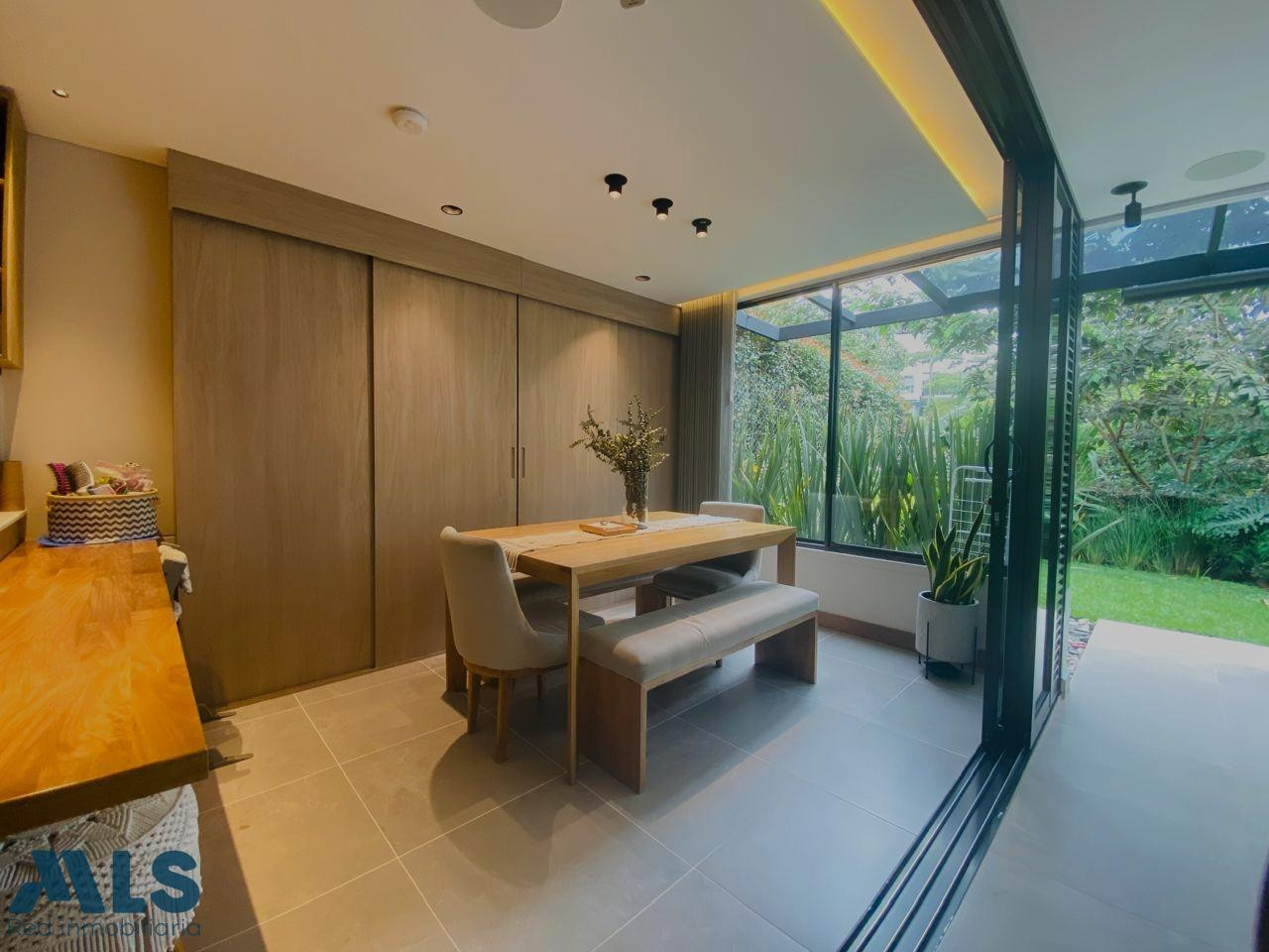 Hermosa y moderna casa en venta en envigado envigado - loma el atravesado