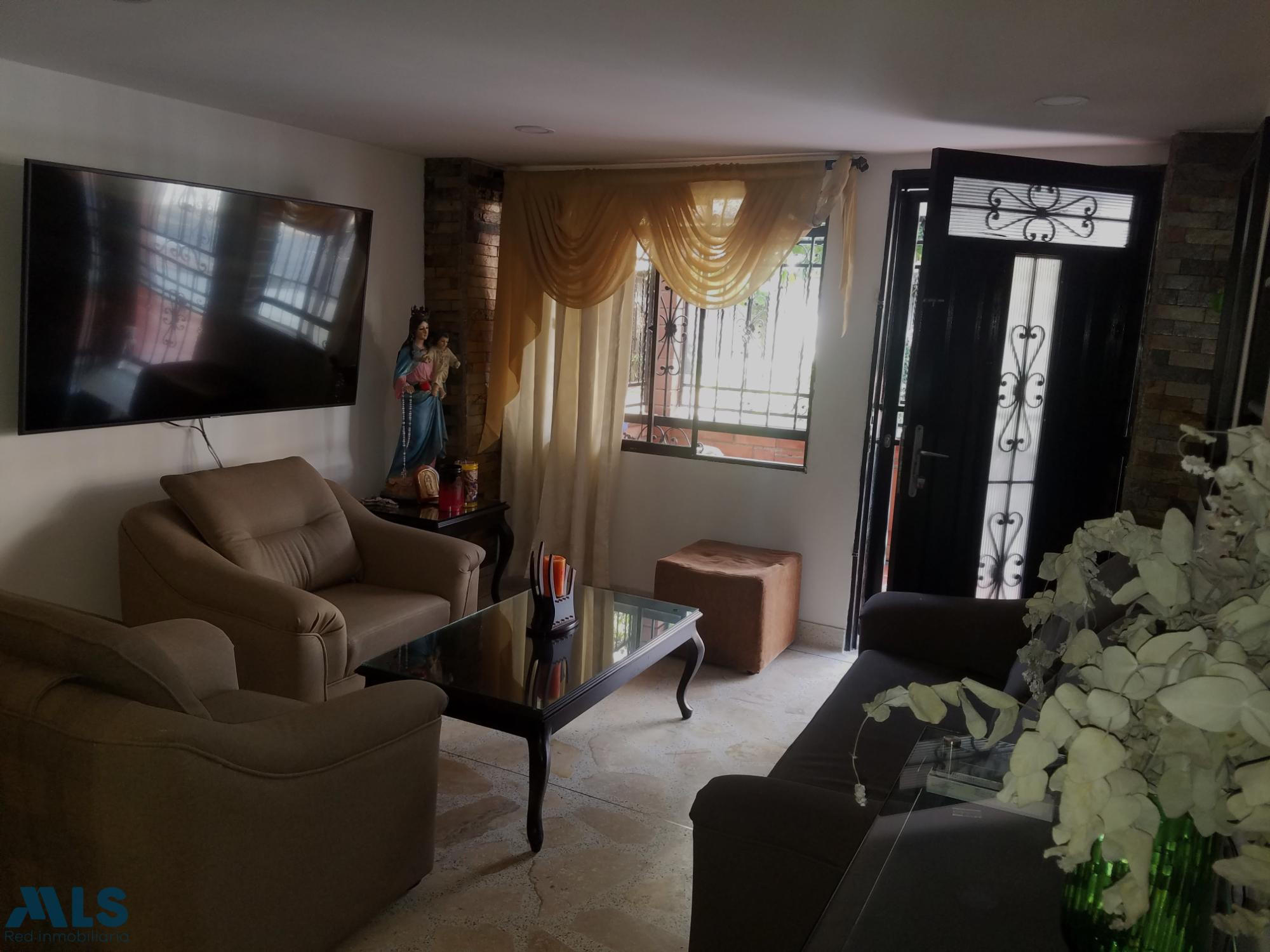 Vende casa primer piso con garaje en Mayorca medellin - mayorca