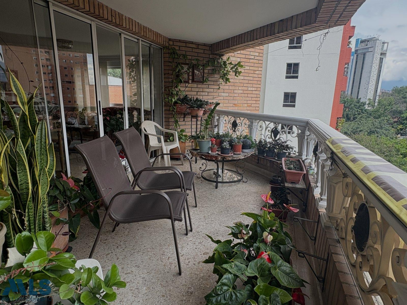 Venta amplio apartamento de Laureles medellin - laureles