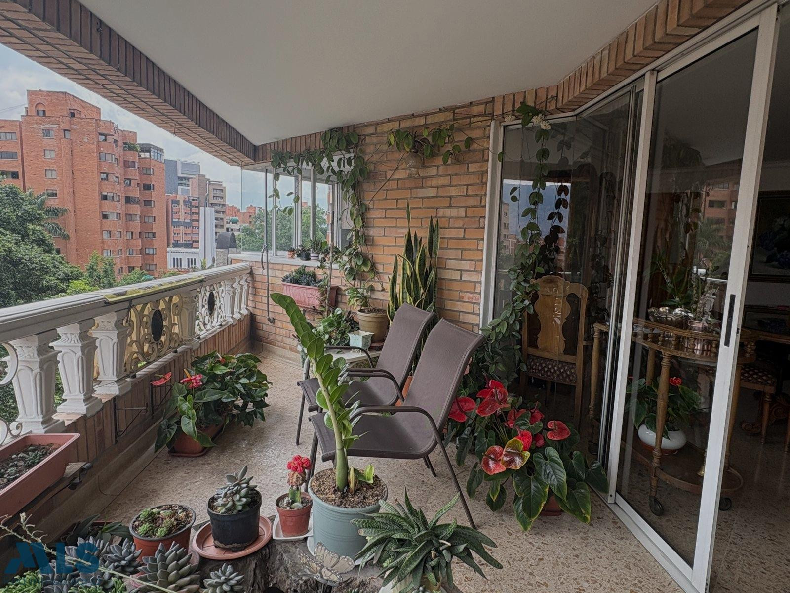 Venta amplio apartamento de Laureles medellin - laureles