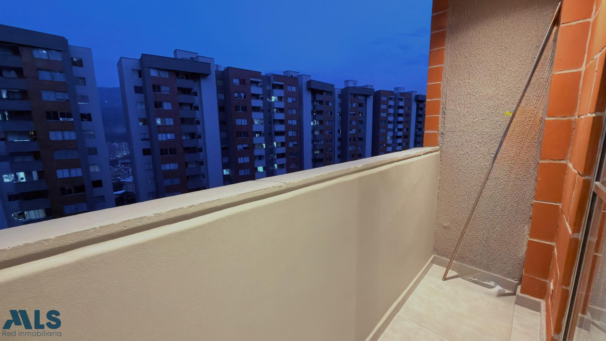 APARTAMENTO EN VENTA CON MUY BUENOS ACABADOS bello - santa ana