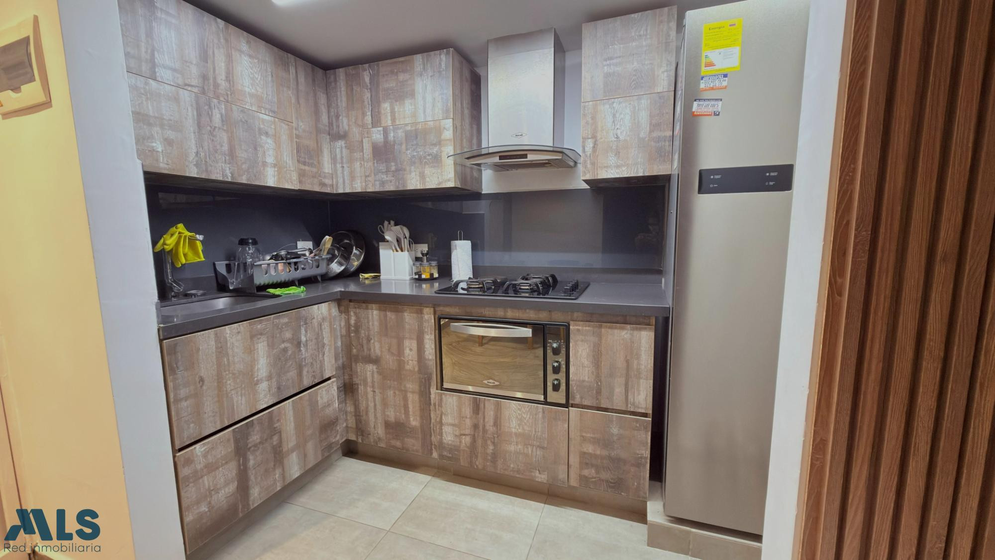 APARTAMENTO EN VENTA CON MUY BUENOS ACABADOS bello - santa ana