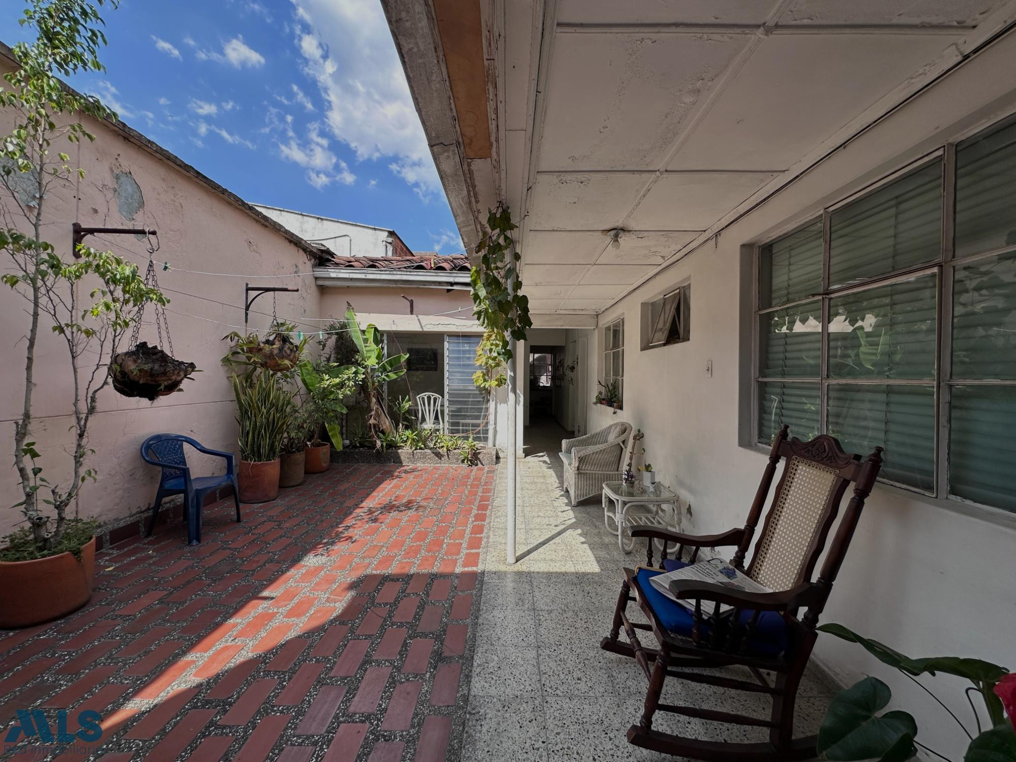 CASA LOTE EN VENTA EN MANILA - POBLADO medellin - manila