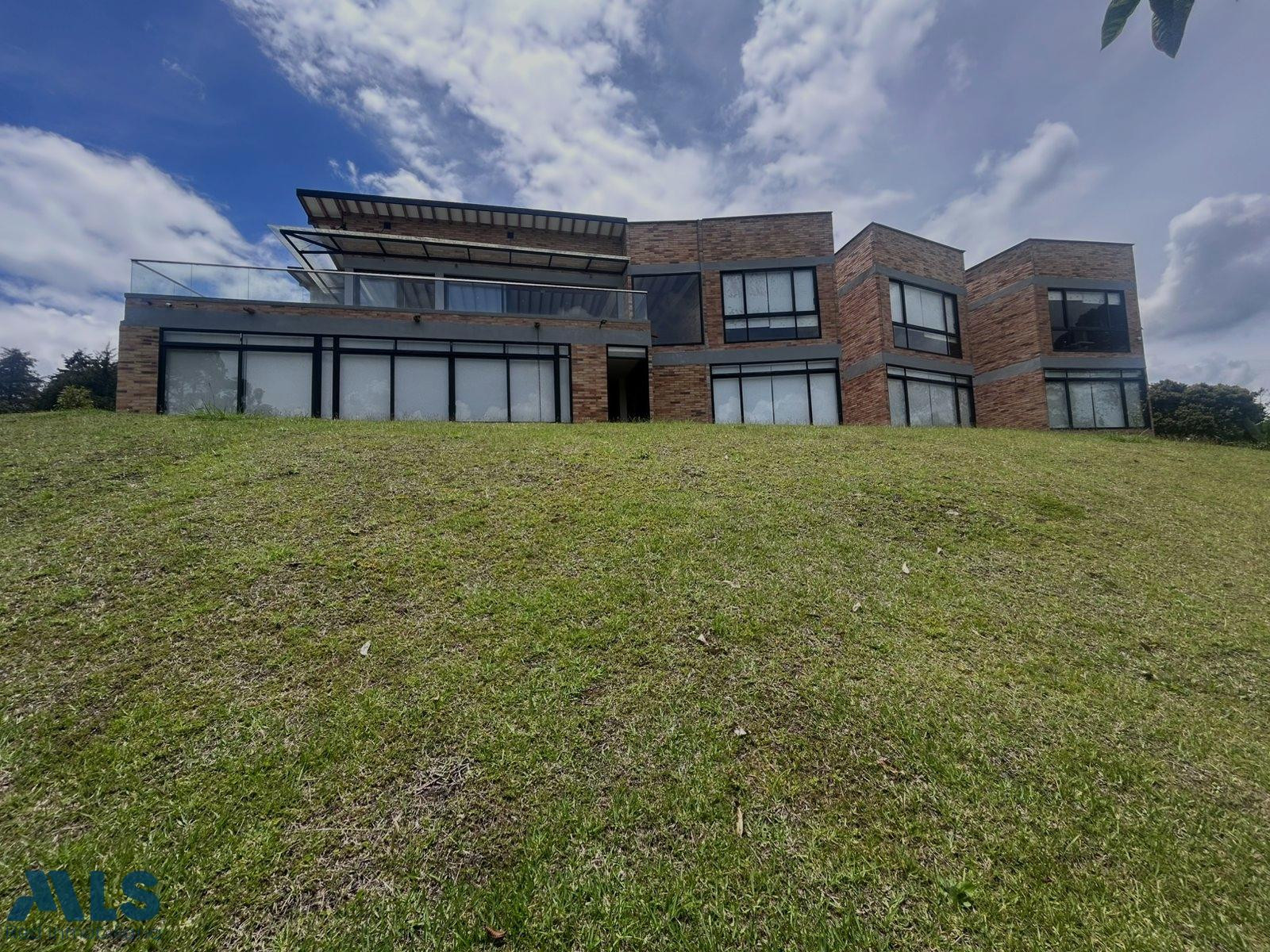 Hermosa casa en parcelación la selva rionegro - corredor san antonio la ceja rionegro