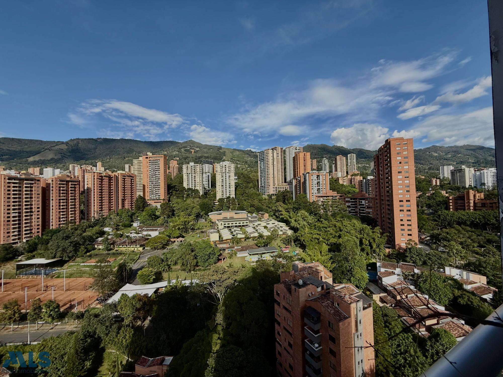 HERMOSO APARTAMENTO EN LOS BALSOS CON LA INFERIOR! medellin - el poblado