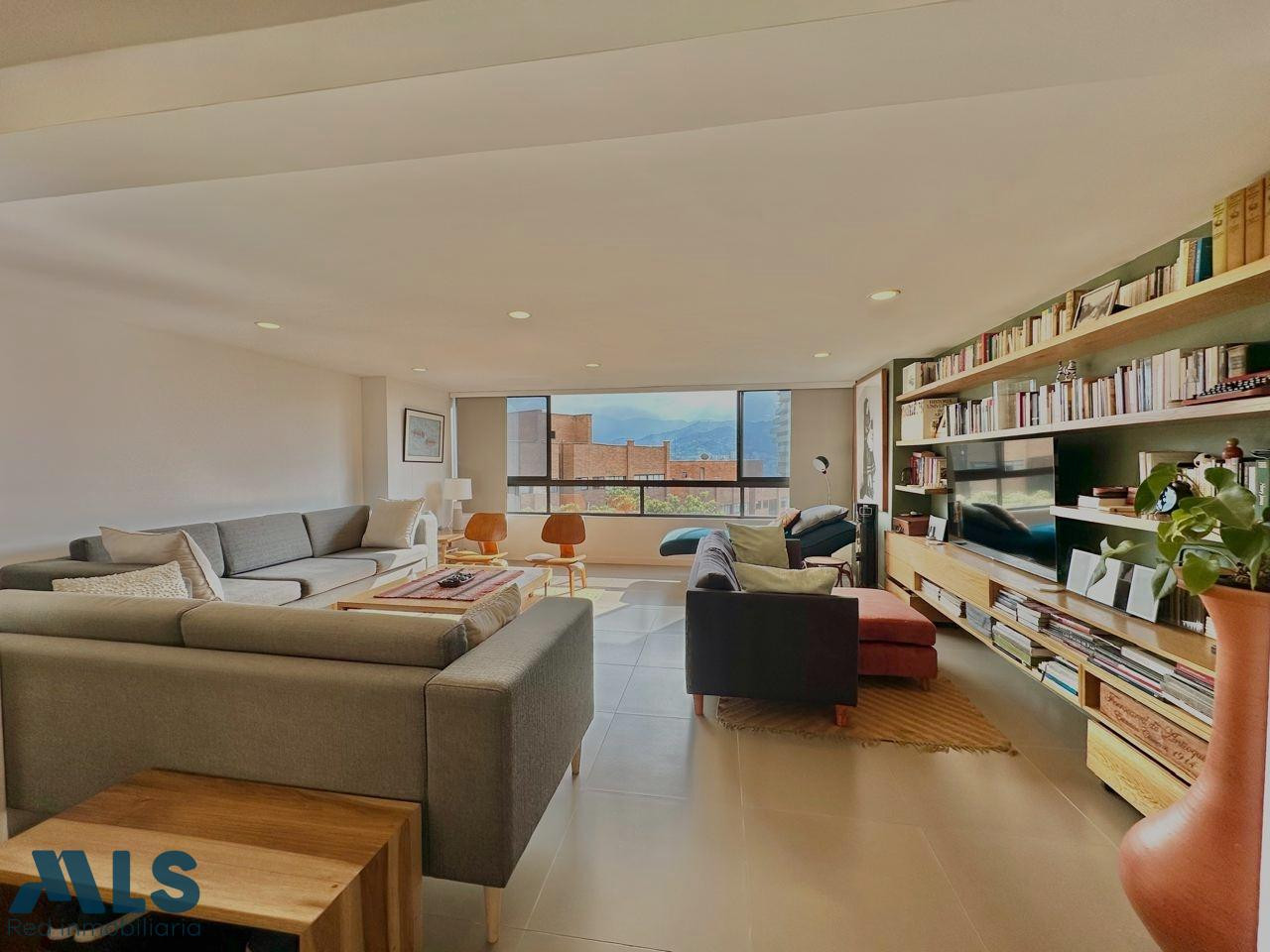 Tu nuevo hogar en El Poblado te espera medellin - las lomas no 1