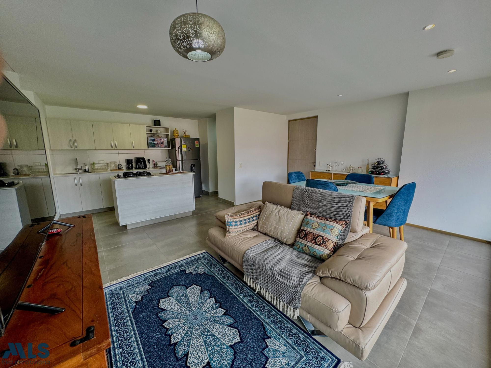 Moderno apartamento en unidad completa. envigado - el esmeraldal