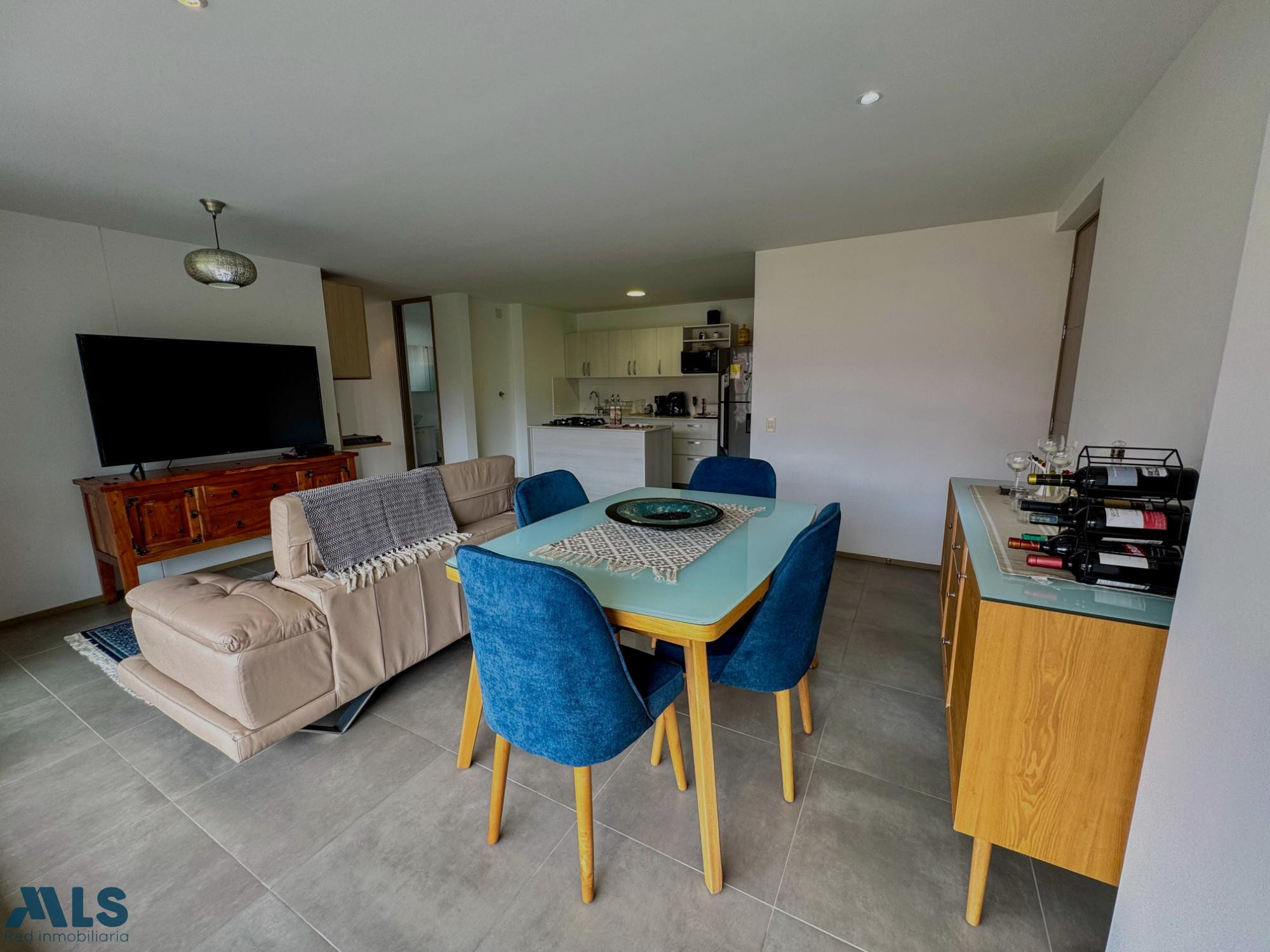 Moderno apartamento en unidad completa. envigado - el esmeraldal