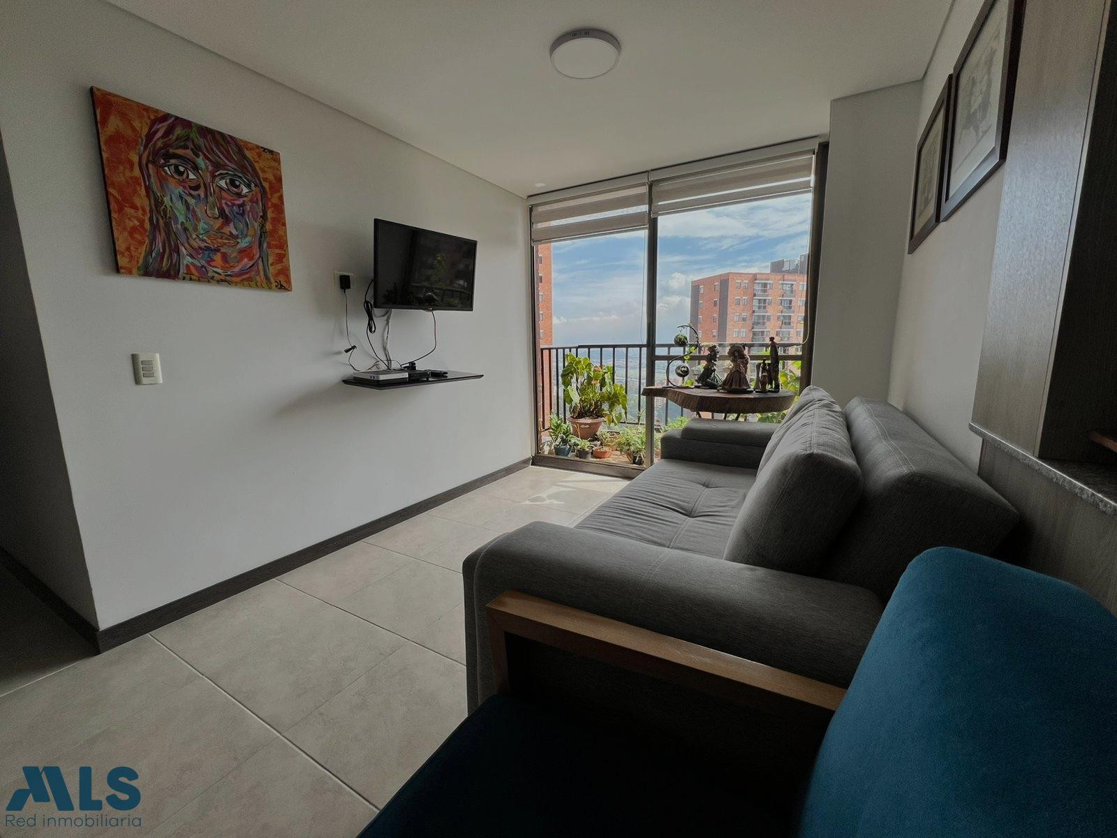 APARTAMENTO UNICO CON VISTA - UNIDAD COMPLETA RODEO ALTO medellin - belen rodeo alto